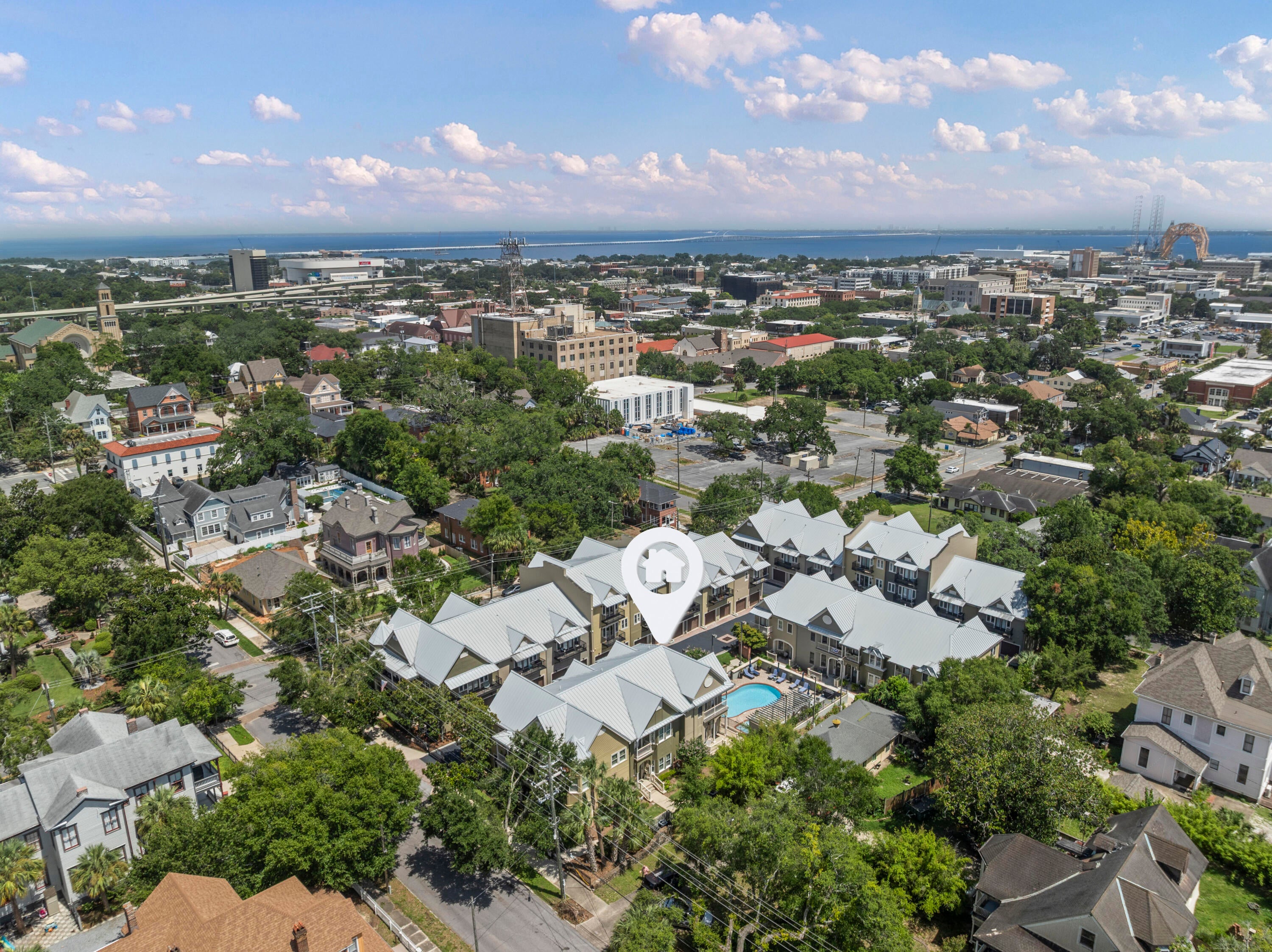 COURT OF NORTH HILL - Residential