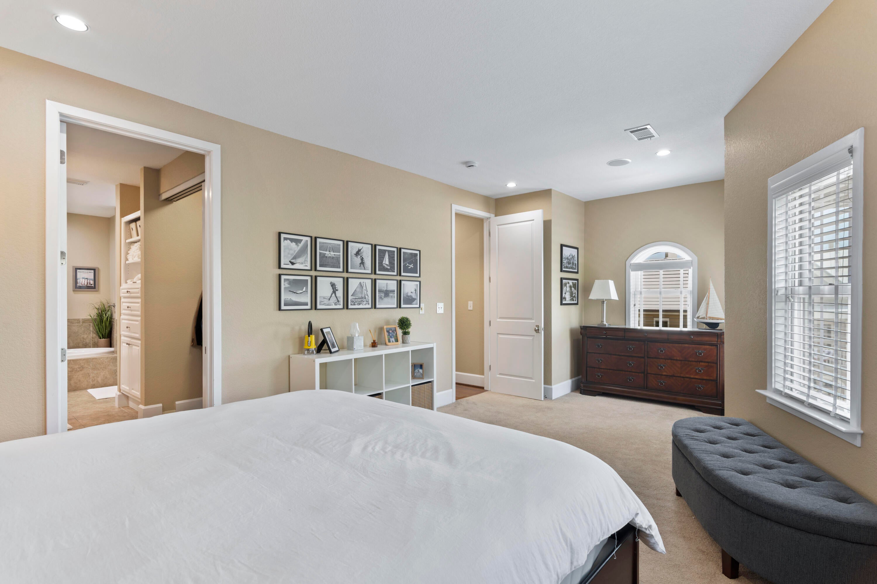 COURT OF NORTH HILL - Residential