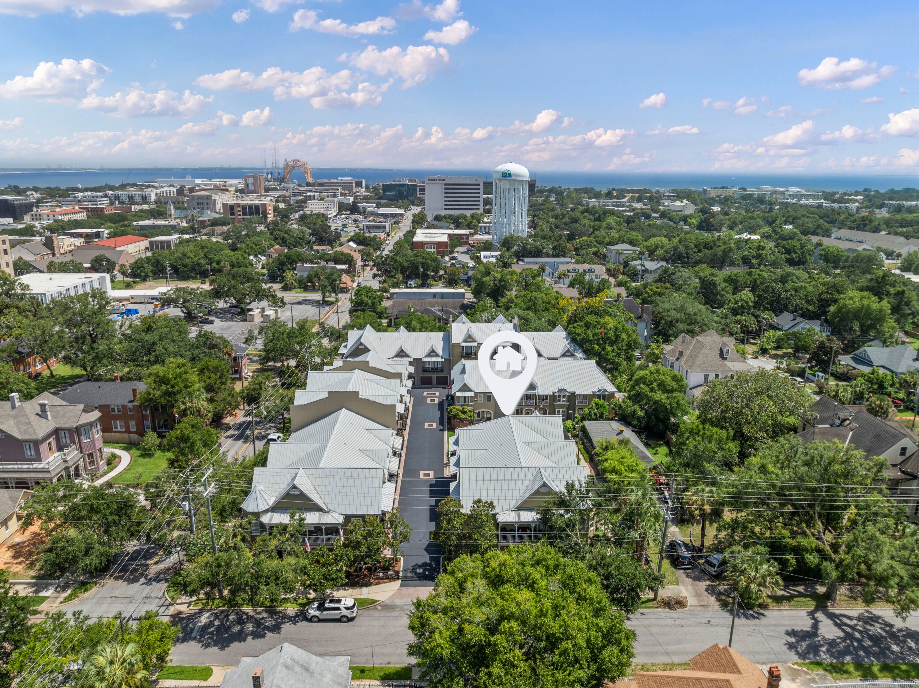 COURT OF NORTH HILL - Residential