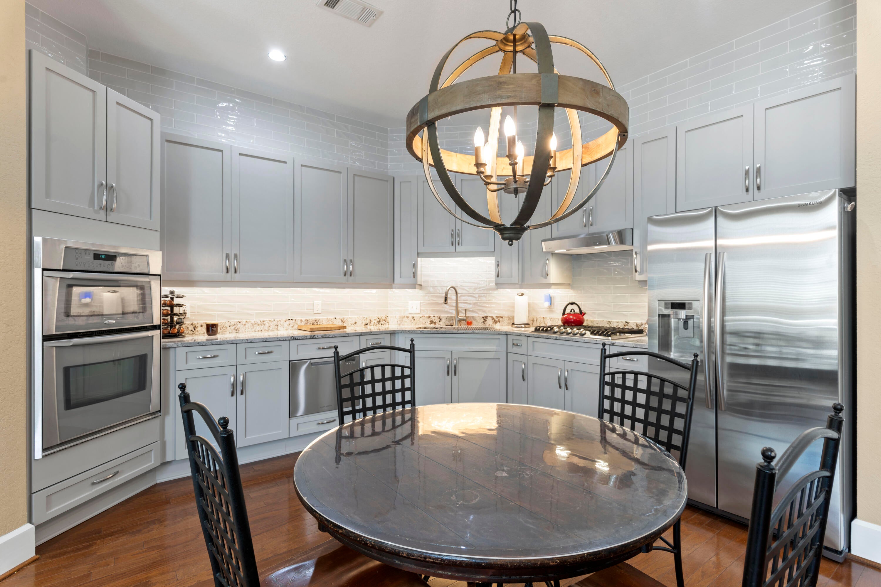COURT OF NORTH HILL - Residential