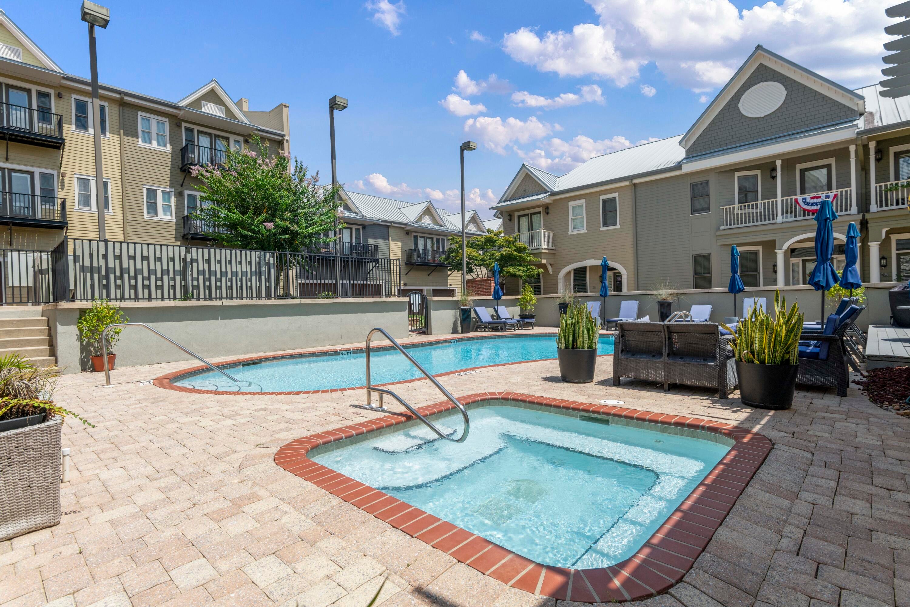 COURT OF NORTH HILL - Residential