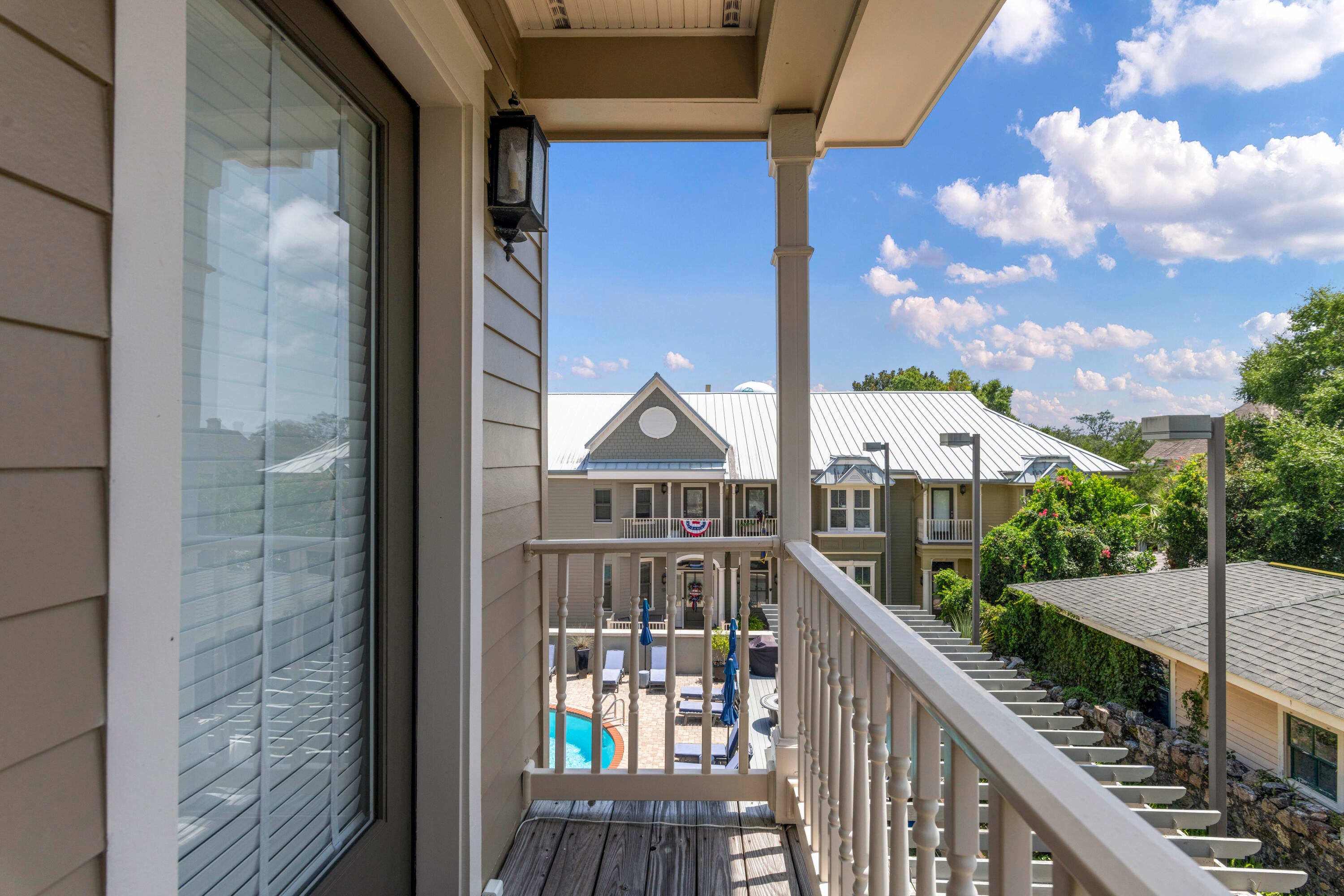 COURT OF NORTH HILL - Residential