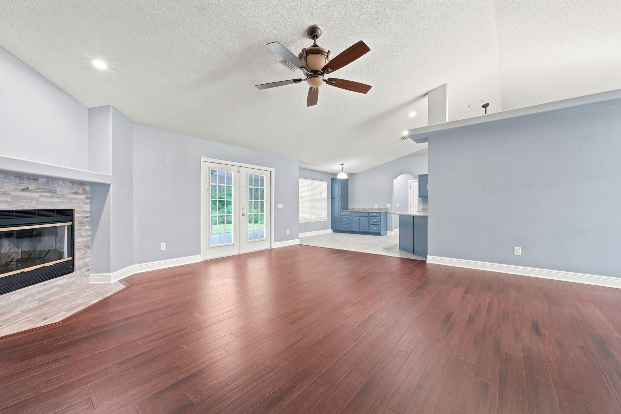 HOLLEY BY THE SEA - Residential