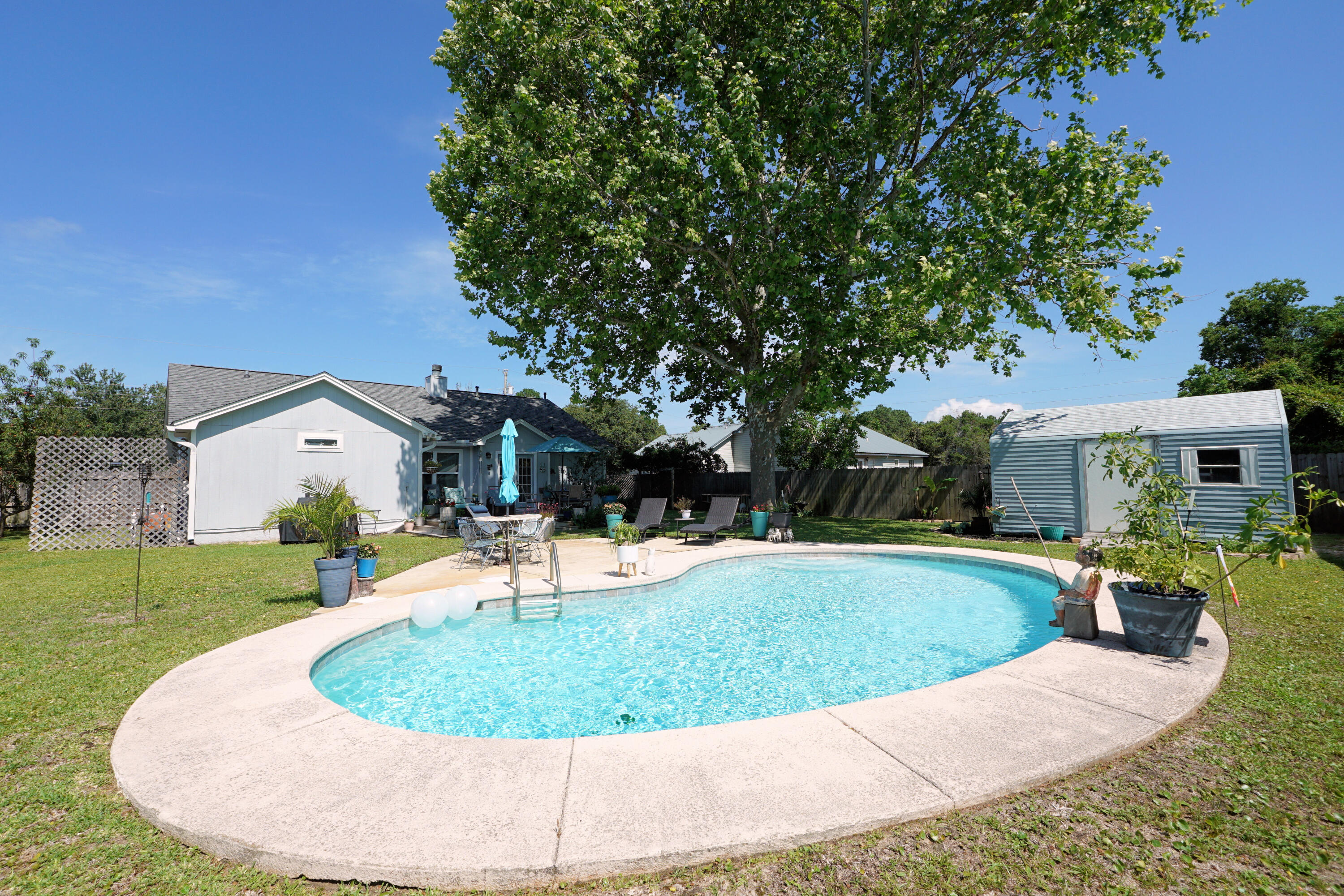 FOX DEN VILLAGES - Residential