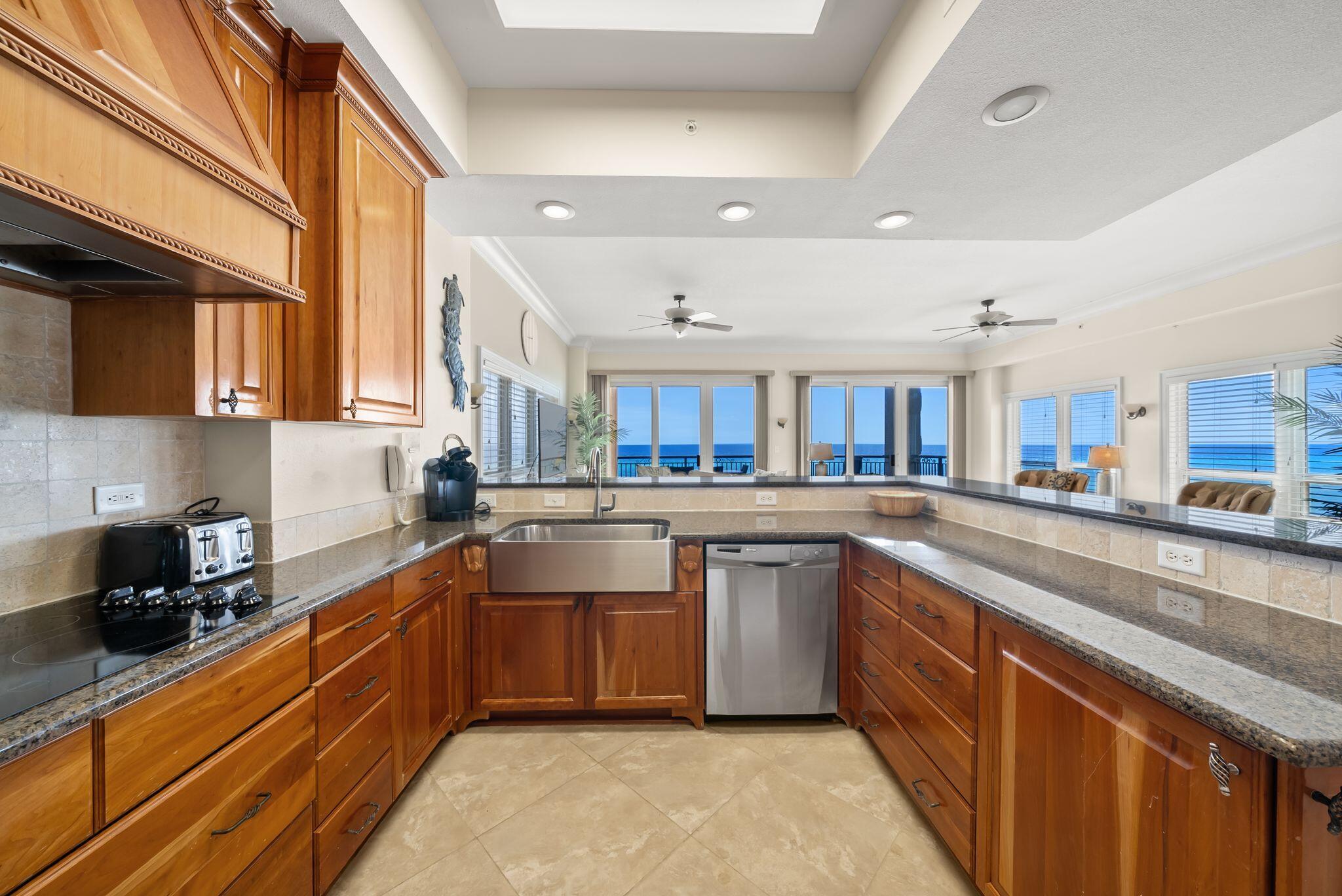 RIVIERA BEACH - Residential