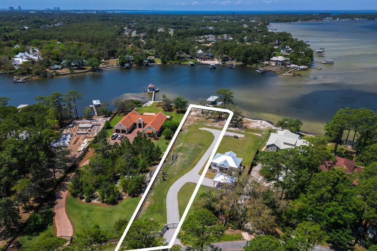 HEWETT BAYOU - Land