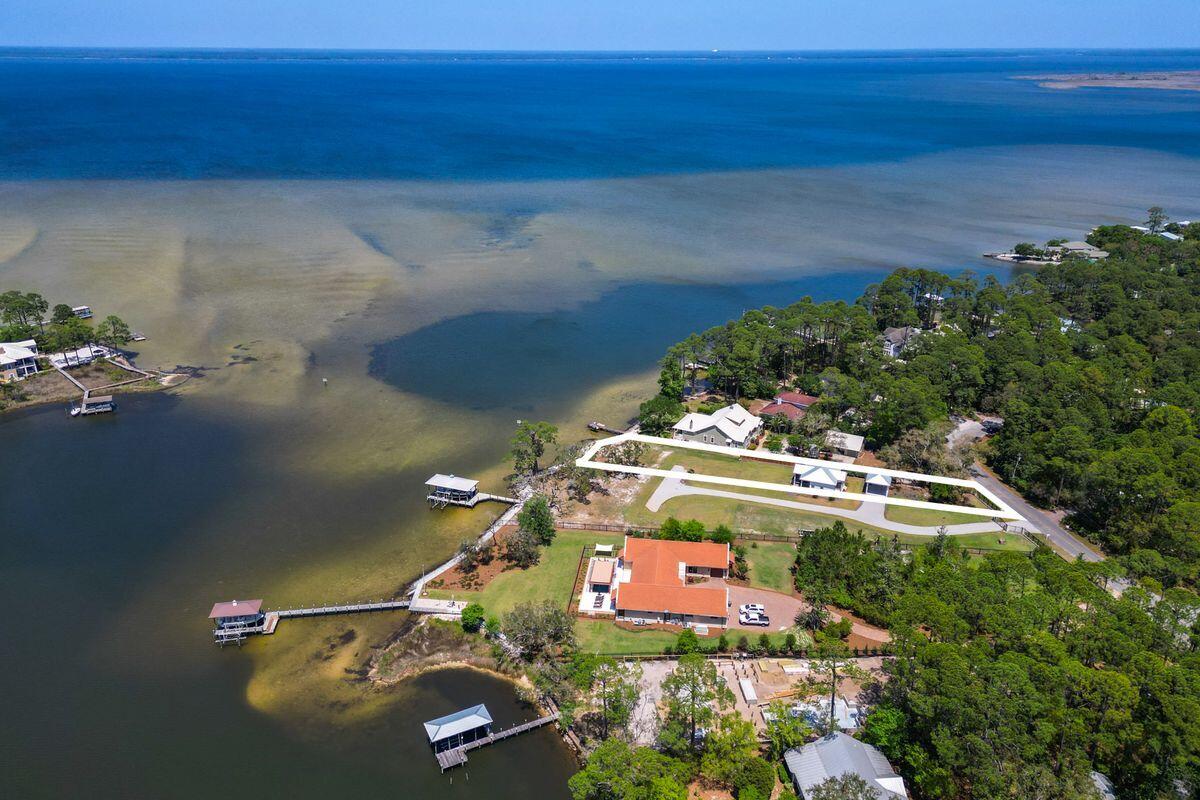 HEWETT BAYOU - Land