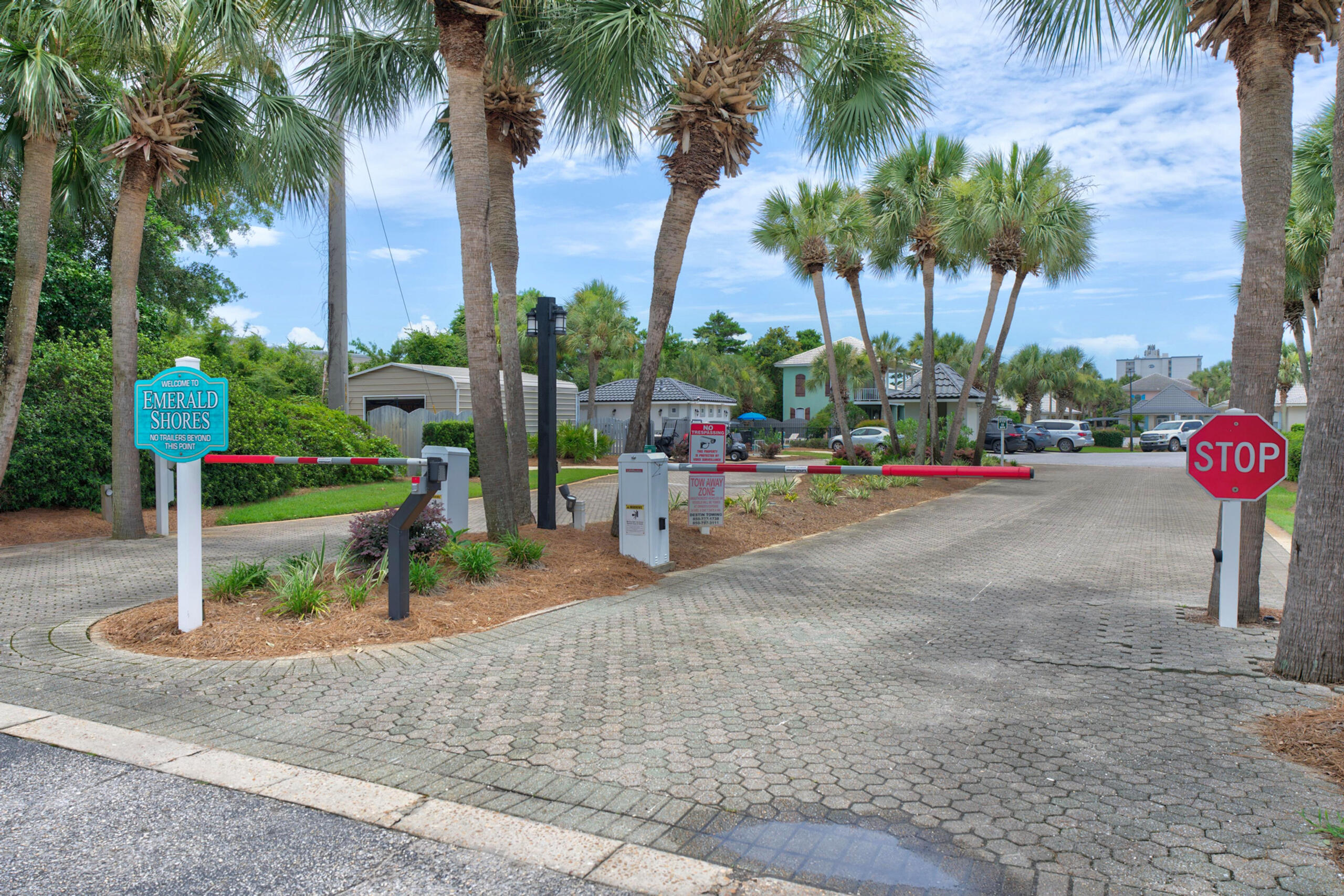 EMERALD SHORES - Residential