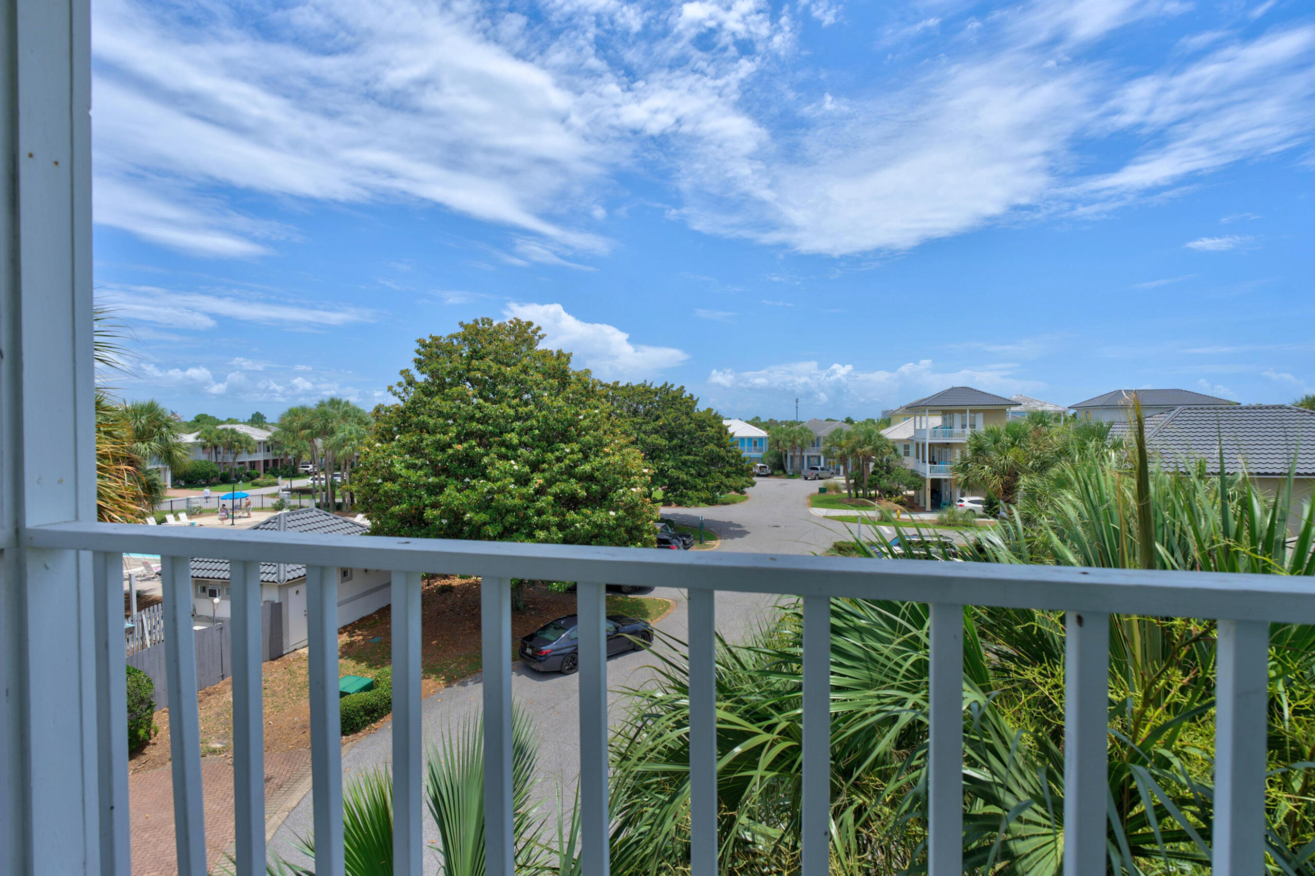 EMERALD SHORES - Residential