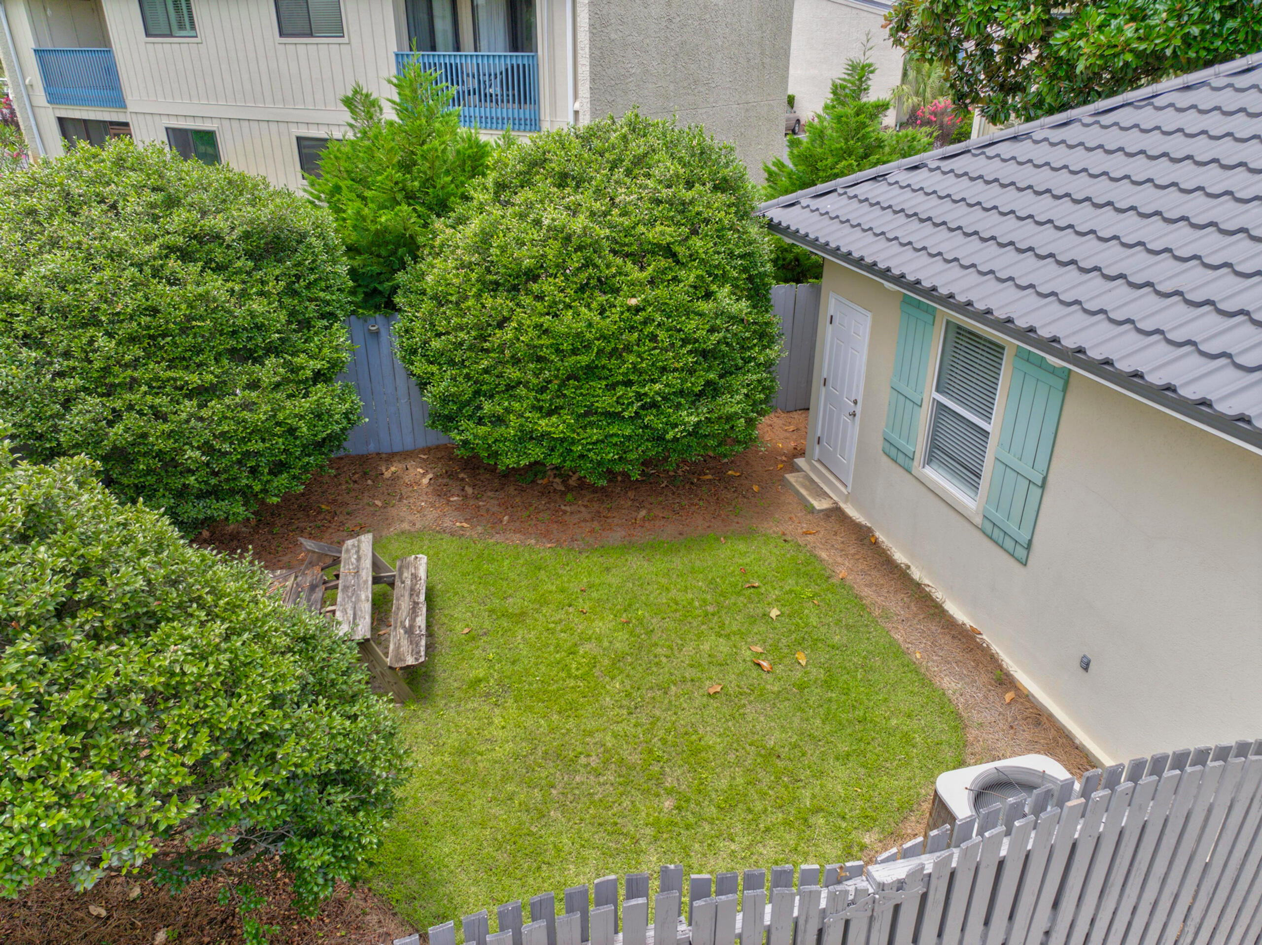 EMERALD SHORES - Residential