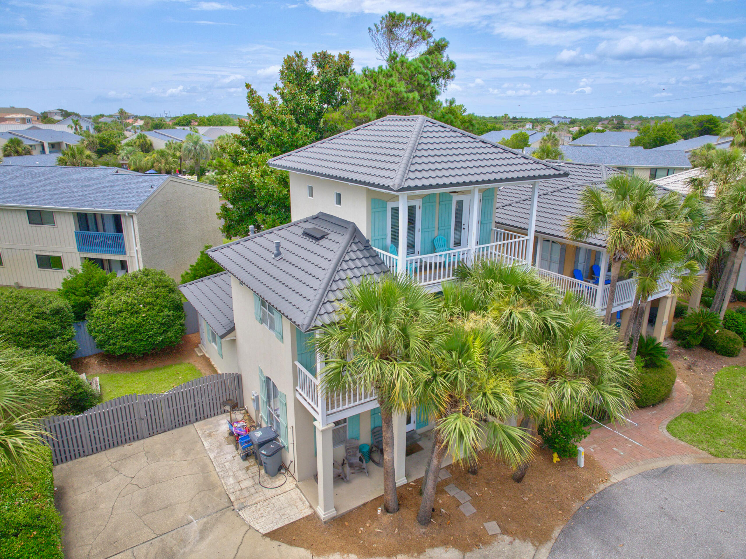 EMERALD SHORES - Residential