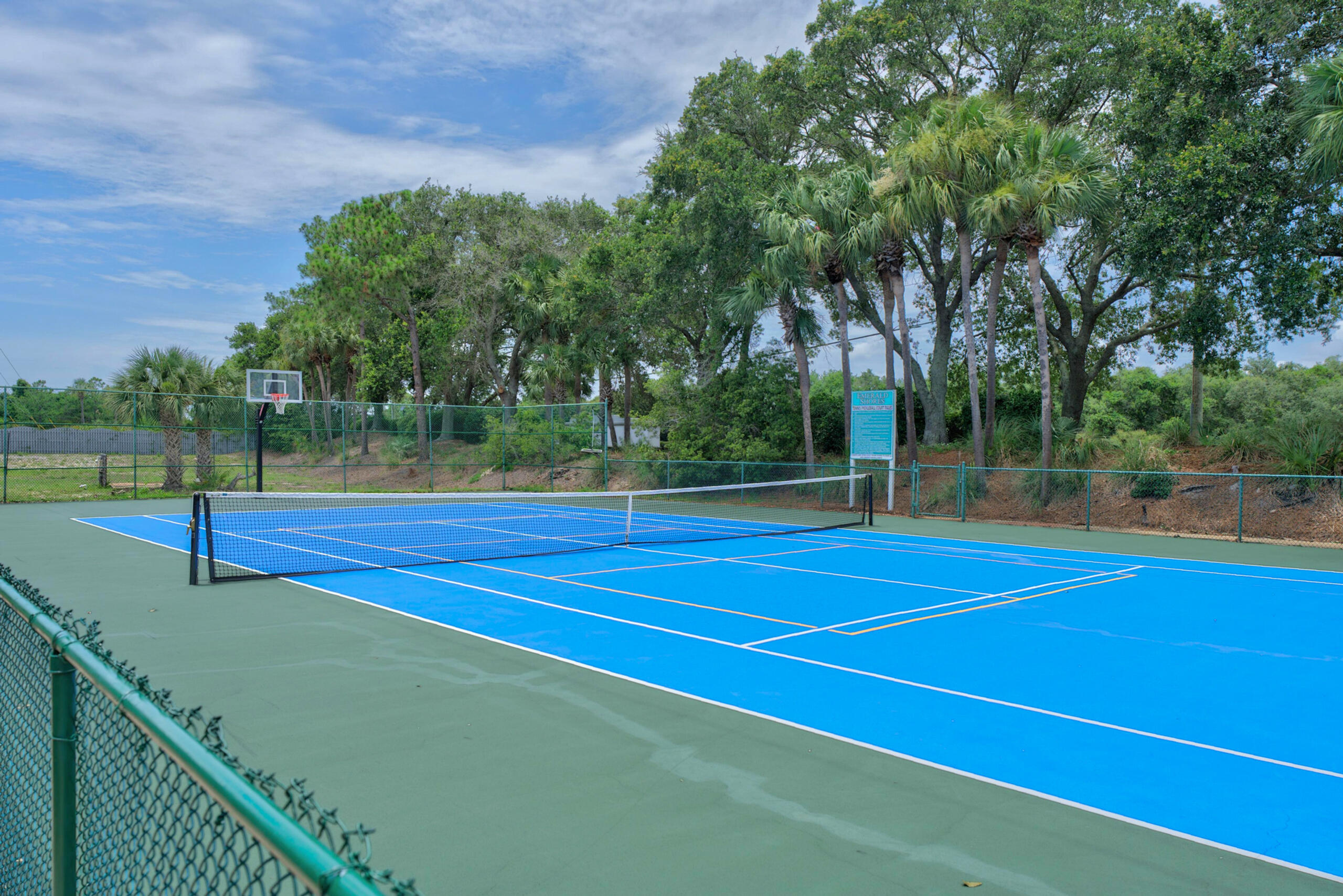 EMERALD SHORES - Residential