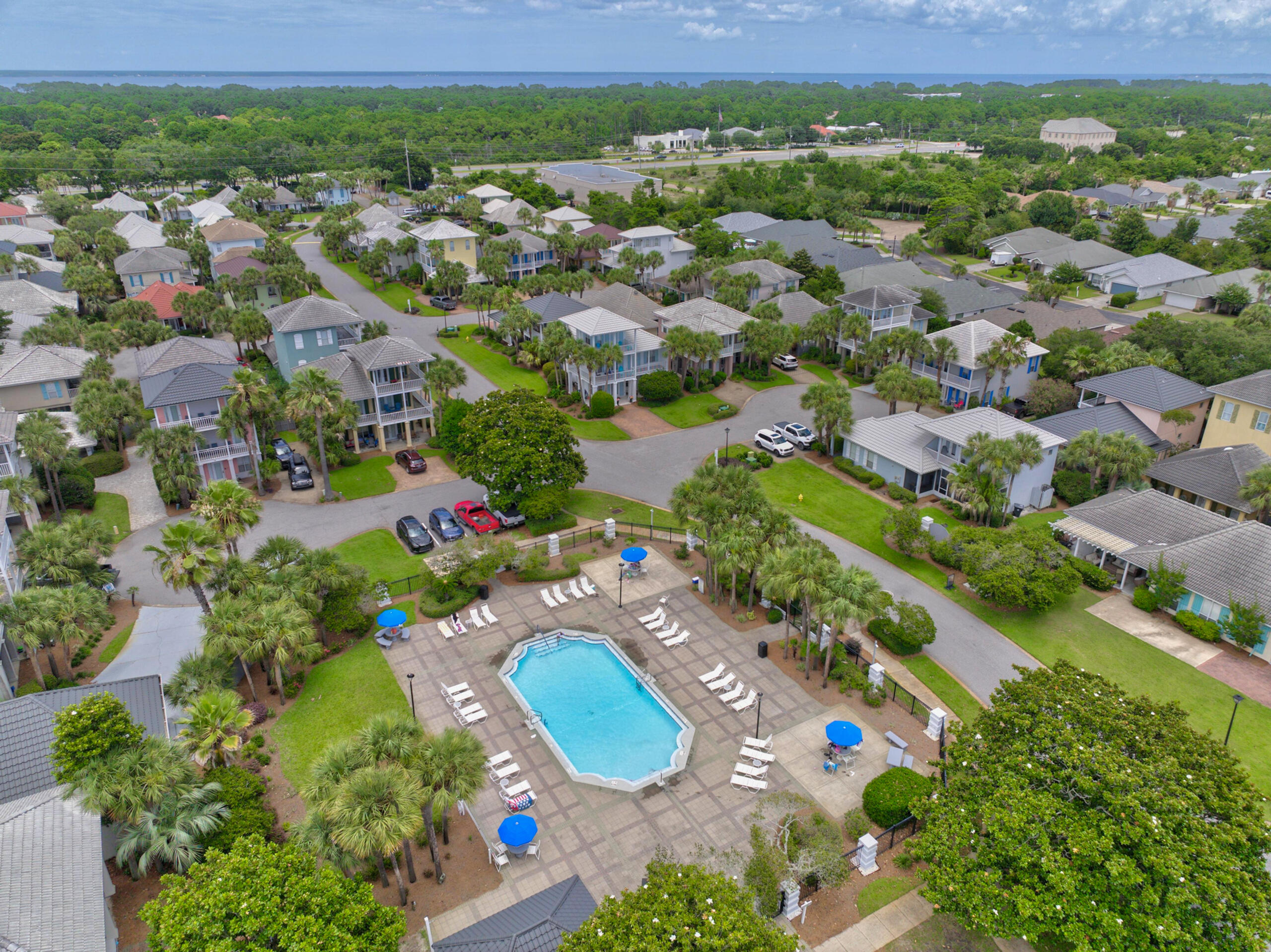 EMERALD SHORES - Residential
