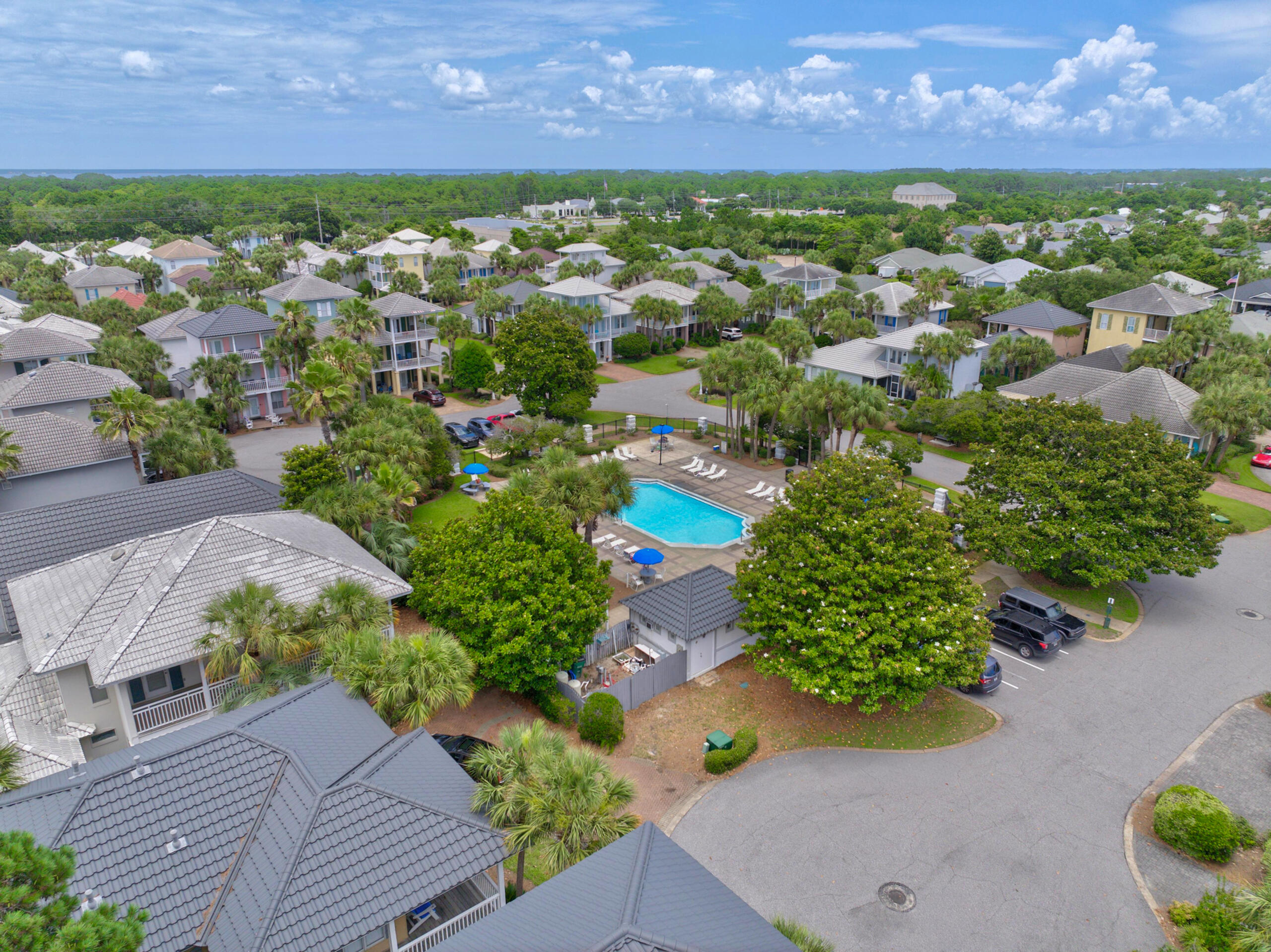 EMERALD SHORES - Residential