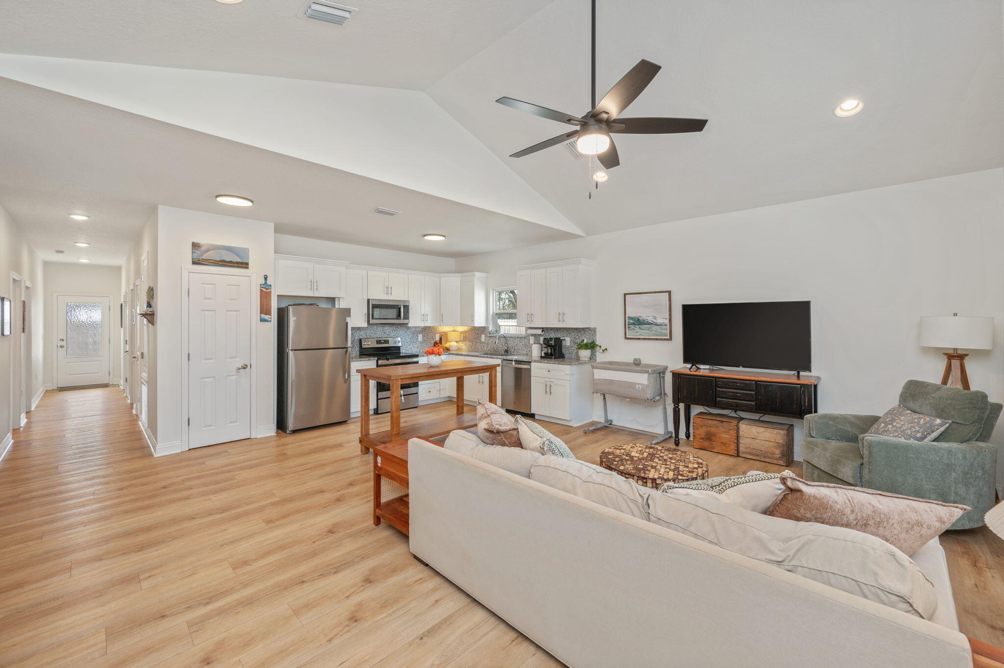 QUIET OAKS - Residential