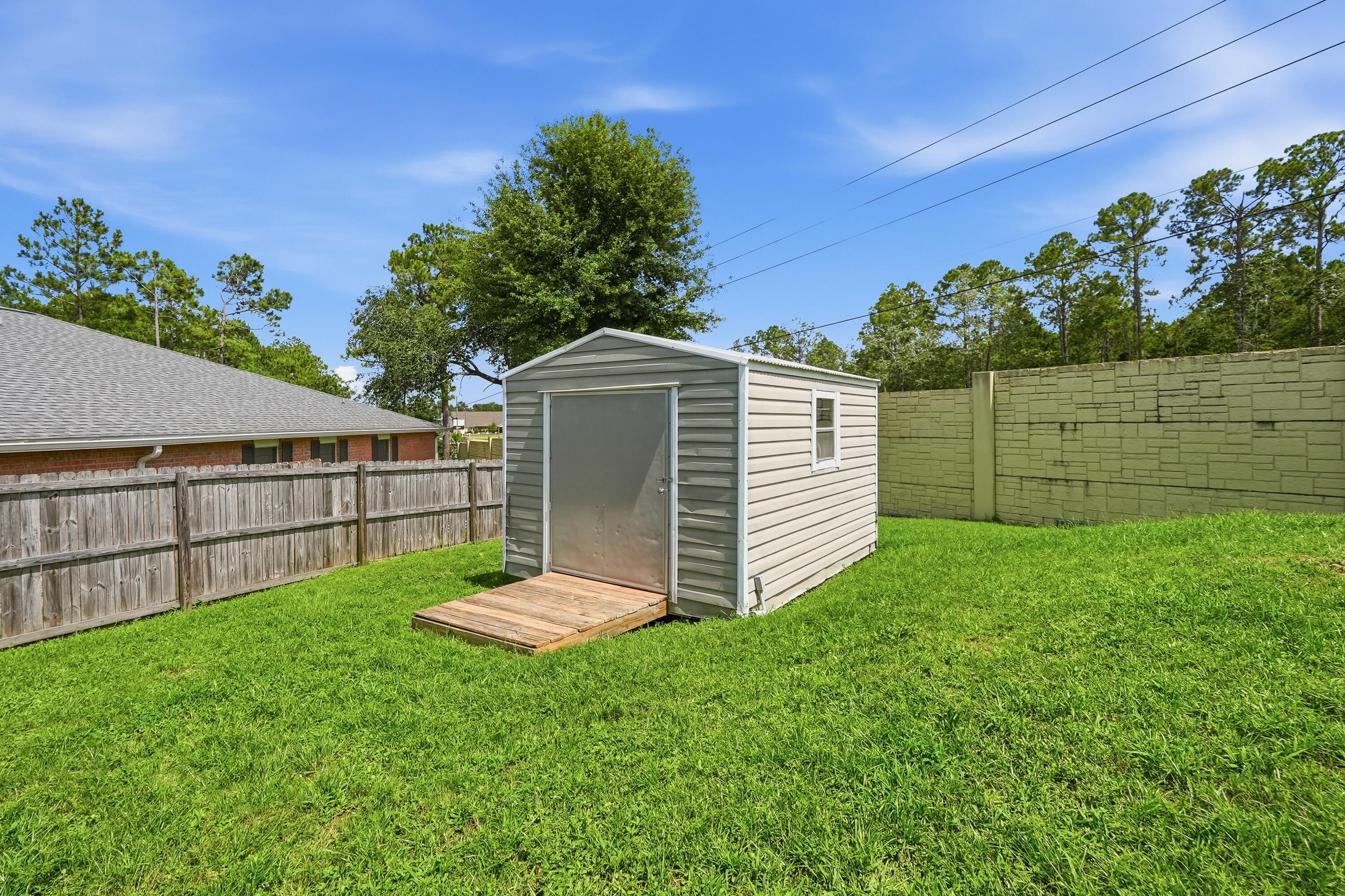 COUNTRYVIEW ESTATES 10TH ADDN - Residential Lease