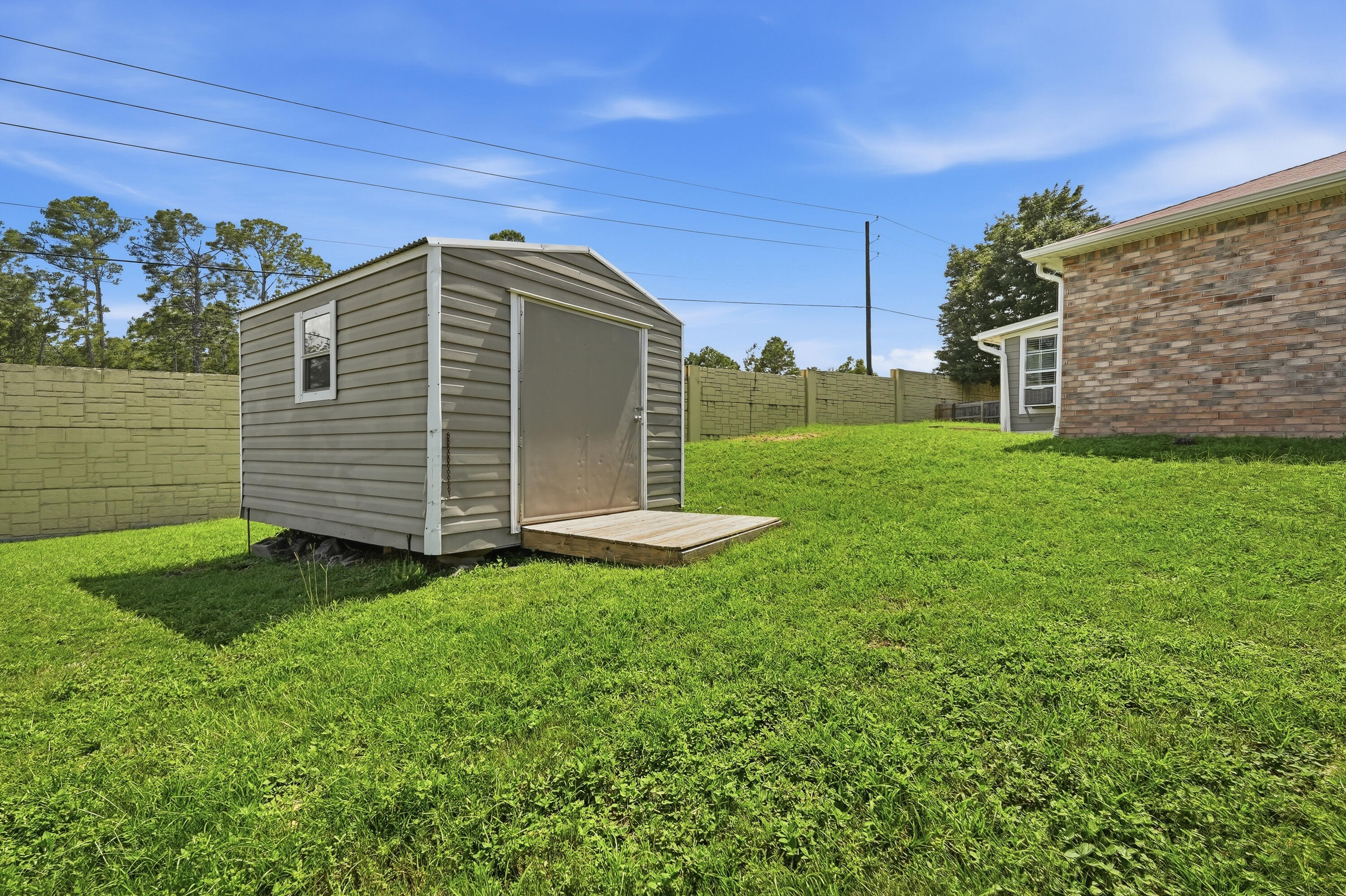 COUNTRYVIEW ESTATES 10TH ADDN - Residential Lease