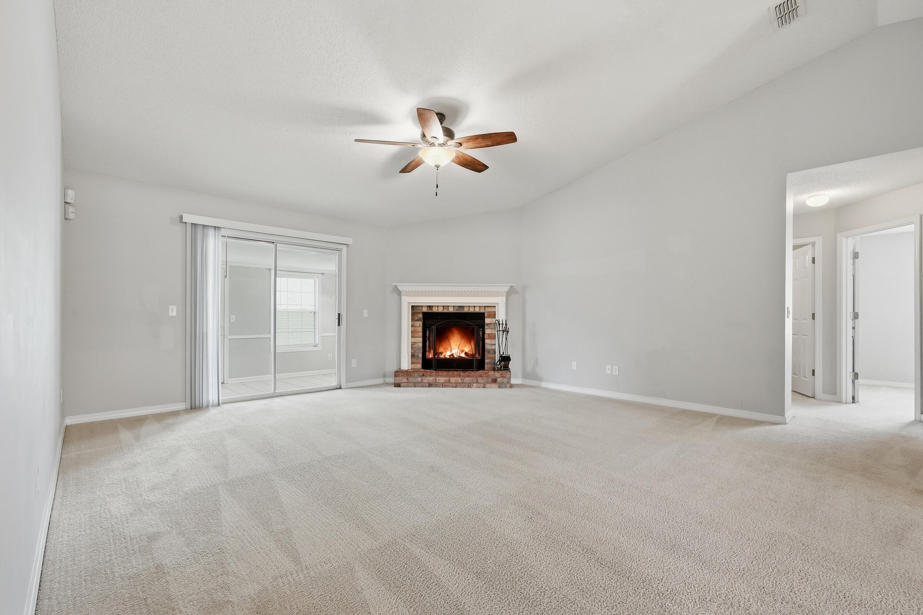 COUNTRYVIEW ESTATES 10TH ADDN - Residential Lease