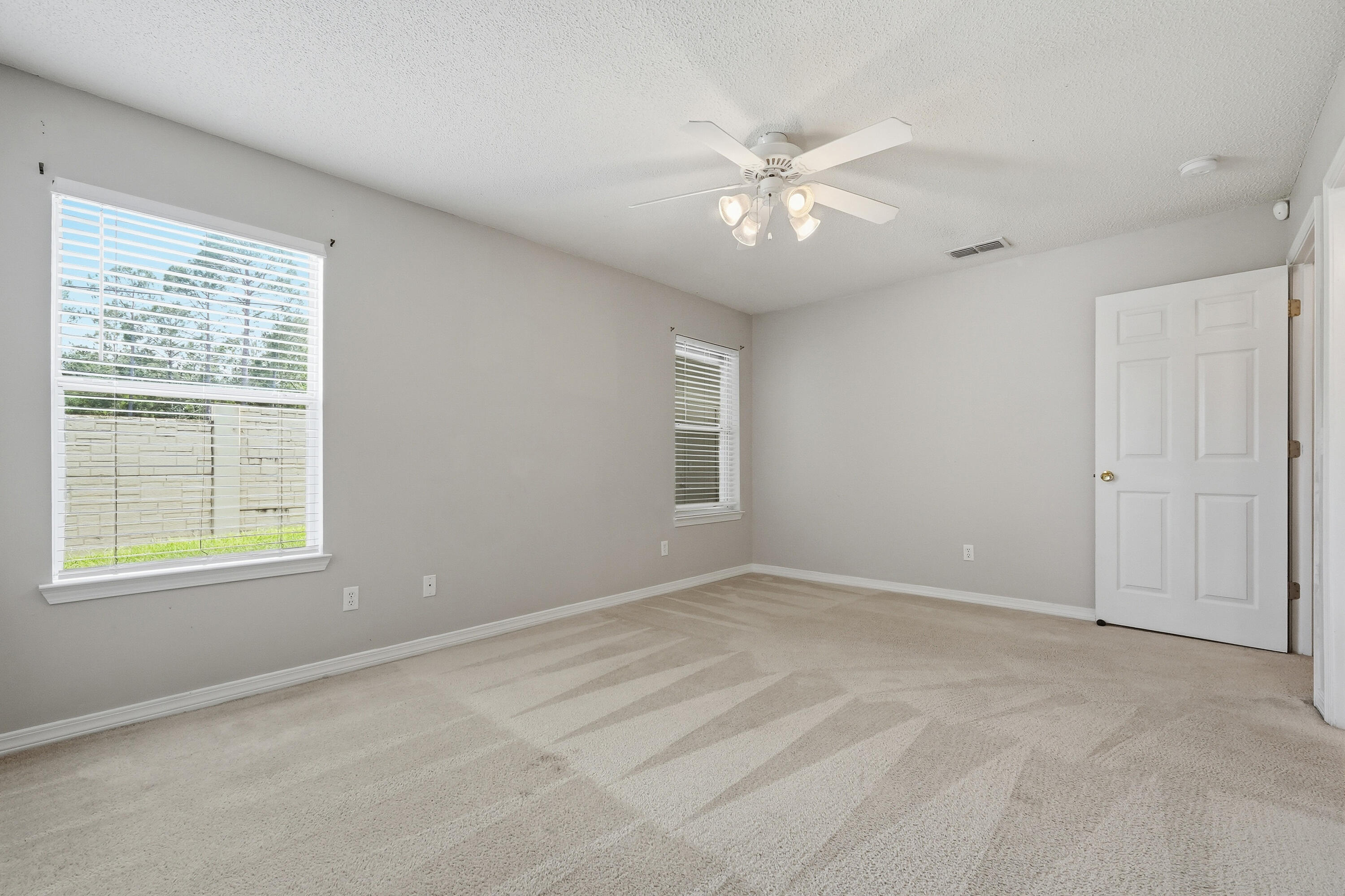 COUNTRYVIEW ESTATES 10TH ADDN - Residential Lease