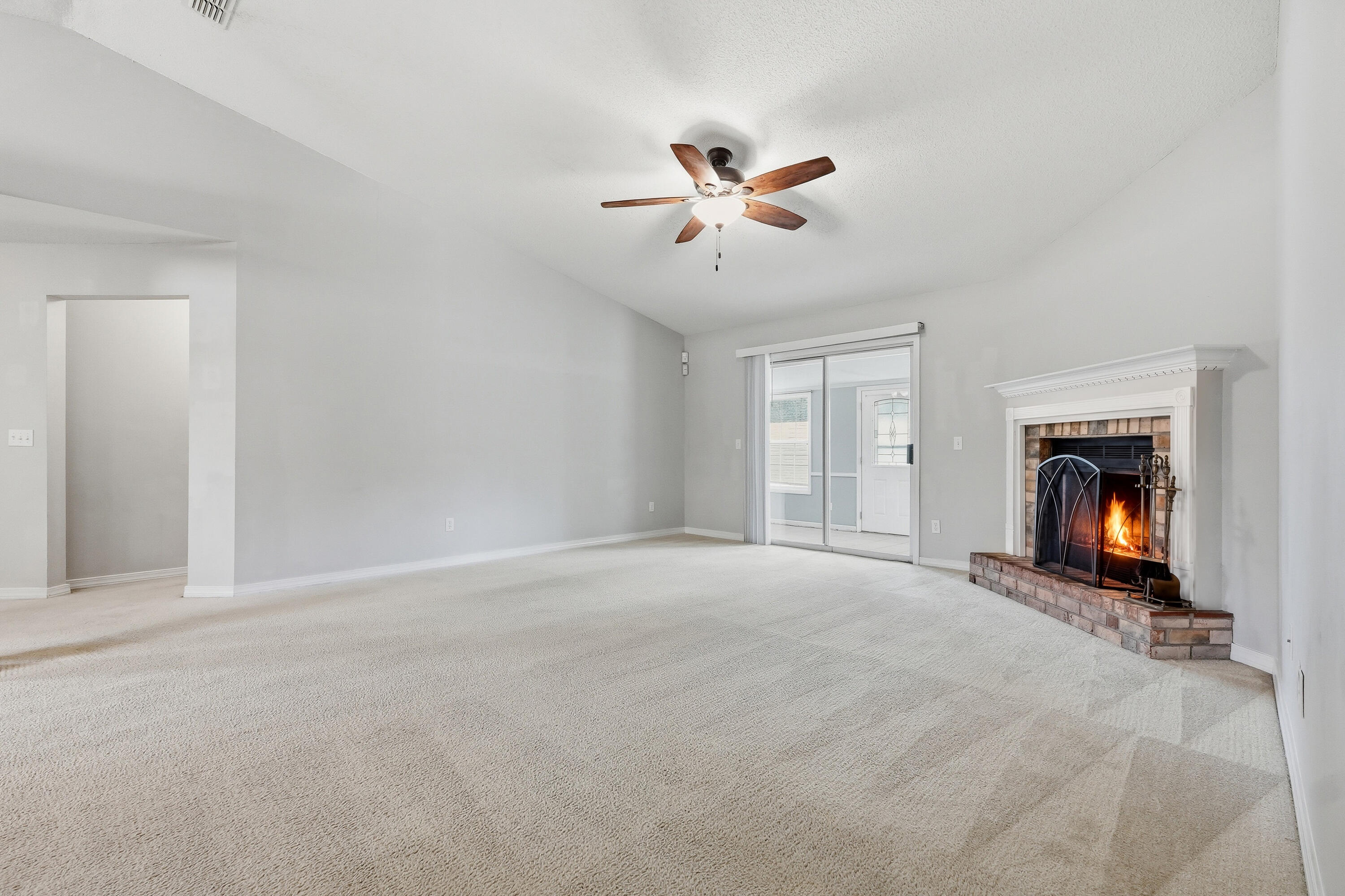 COUNTRYVIEW ESTATES 10TH ADDN - Residential Lease