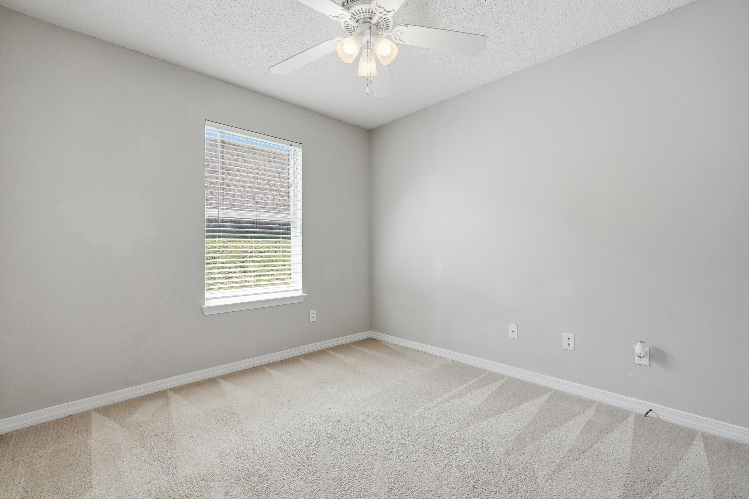 COUNTRYVIEW ESTATES 10TH ADDN - Residential Lease