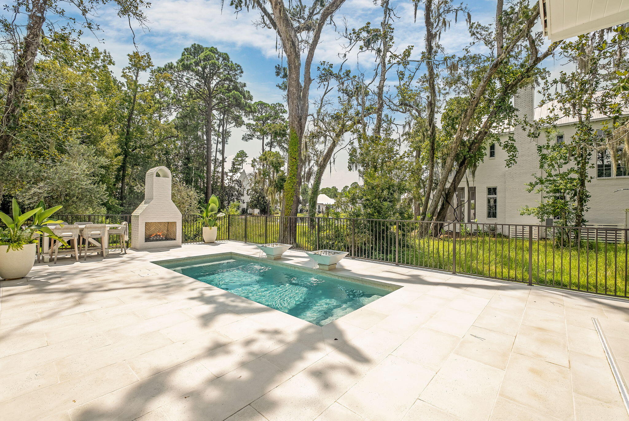CHURCHILL OAKS - Residential