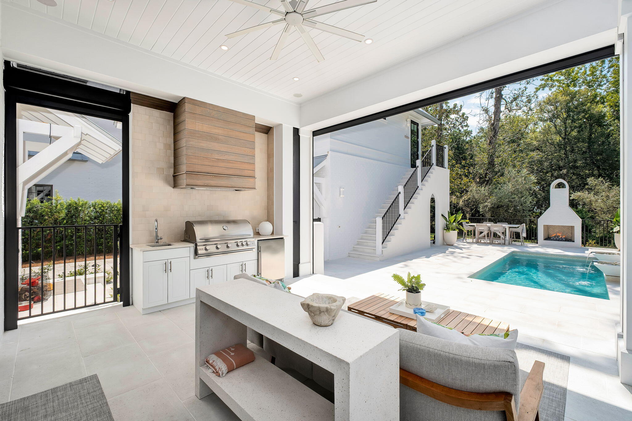 CHURCHILL OAKS - Residential