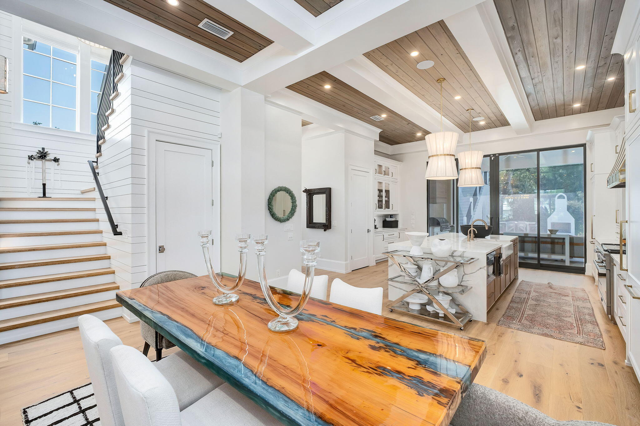 CHURCHILL OAKS - Residential