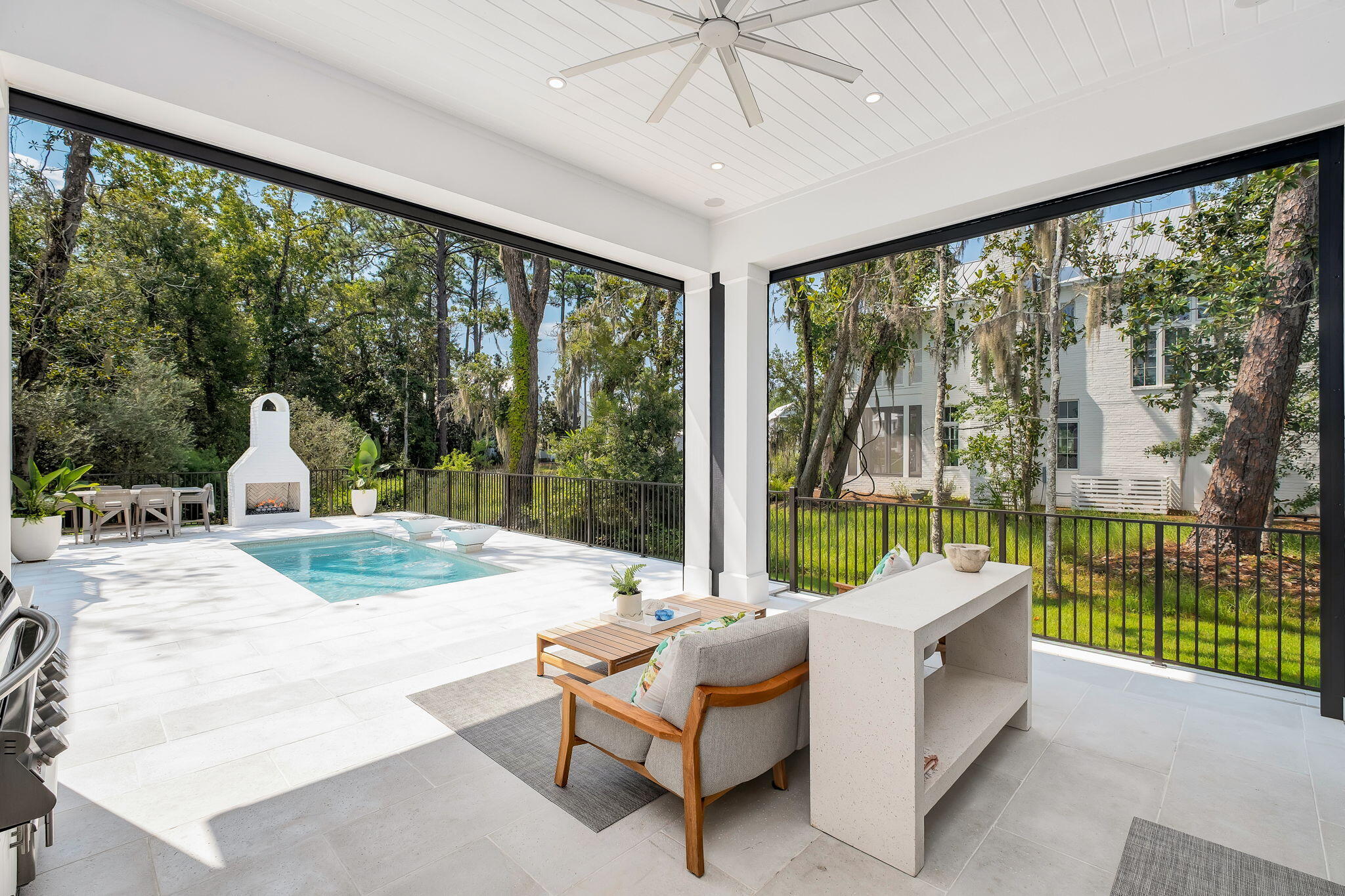 CHURCHILL OAKS - Residential