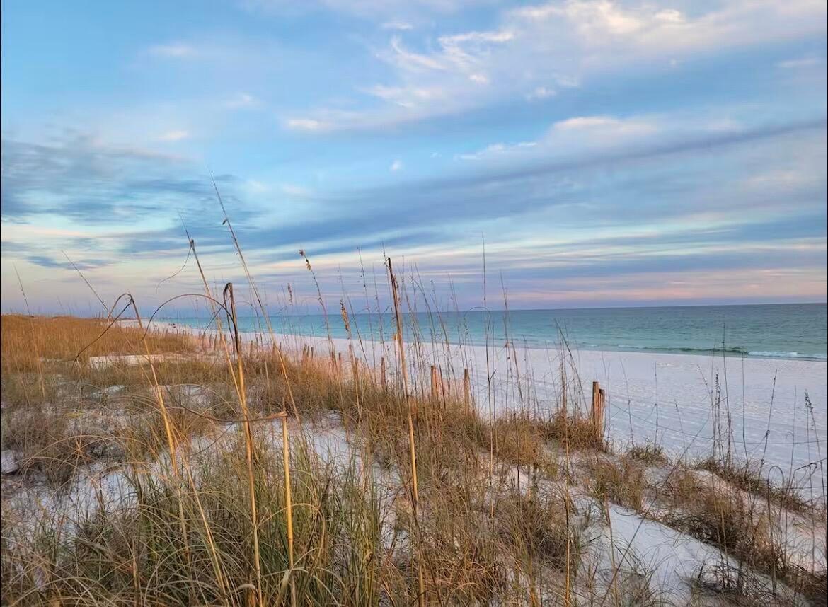 SEASPRAY CONDO - Residential