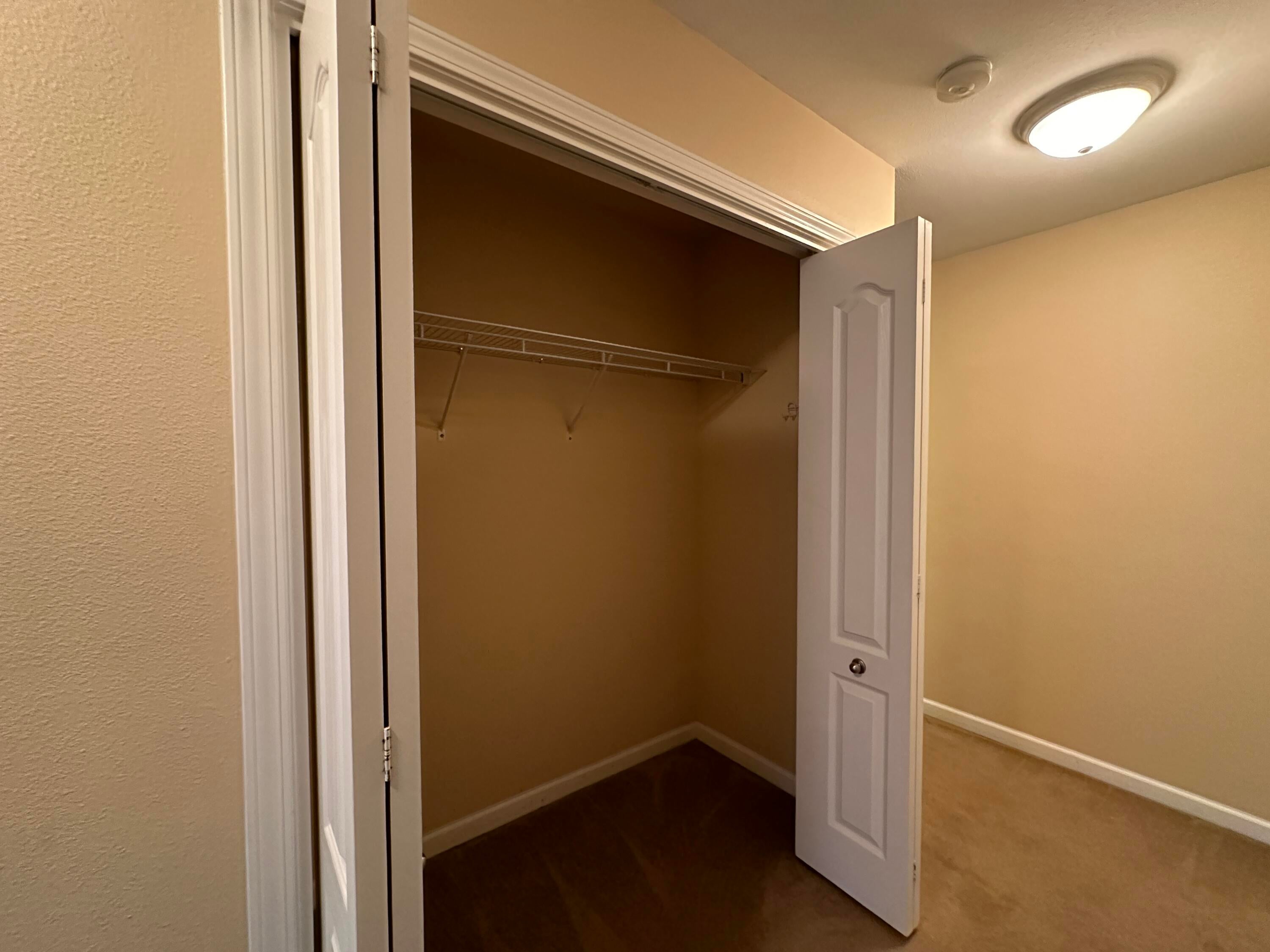 IRON HORSE T/H PH I - Residential Lease