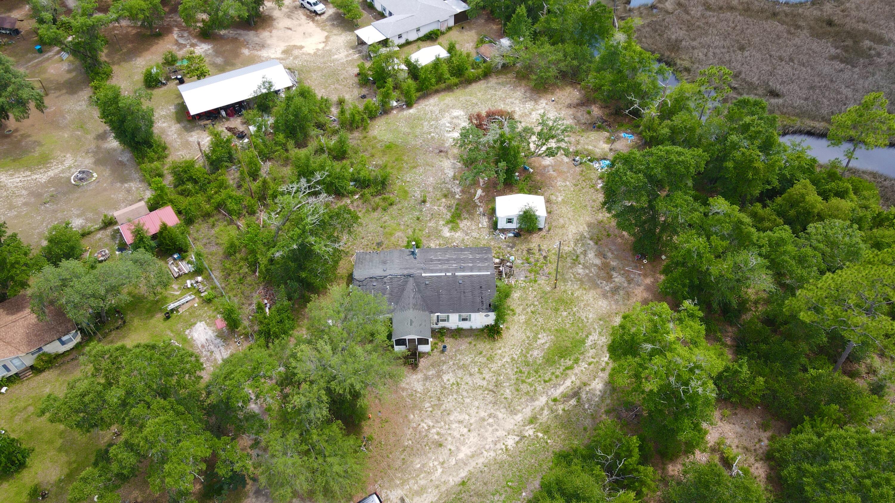 NO RECORDED SUBDIVISION - Land