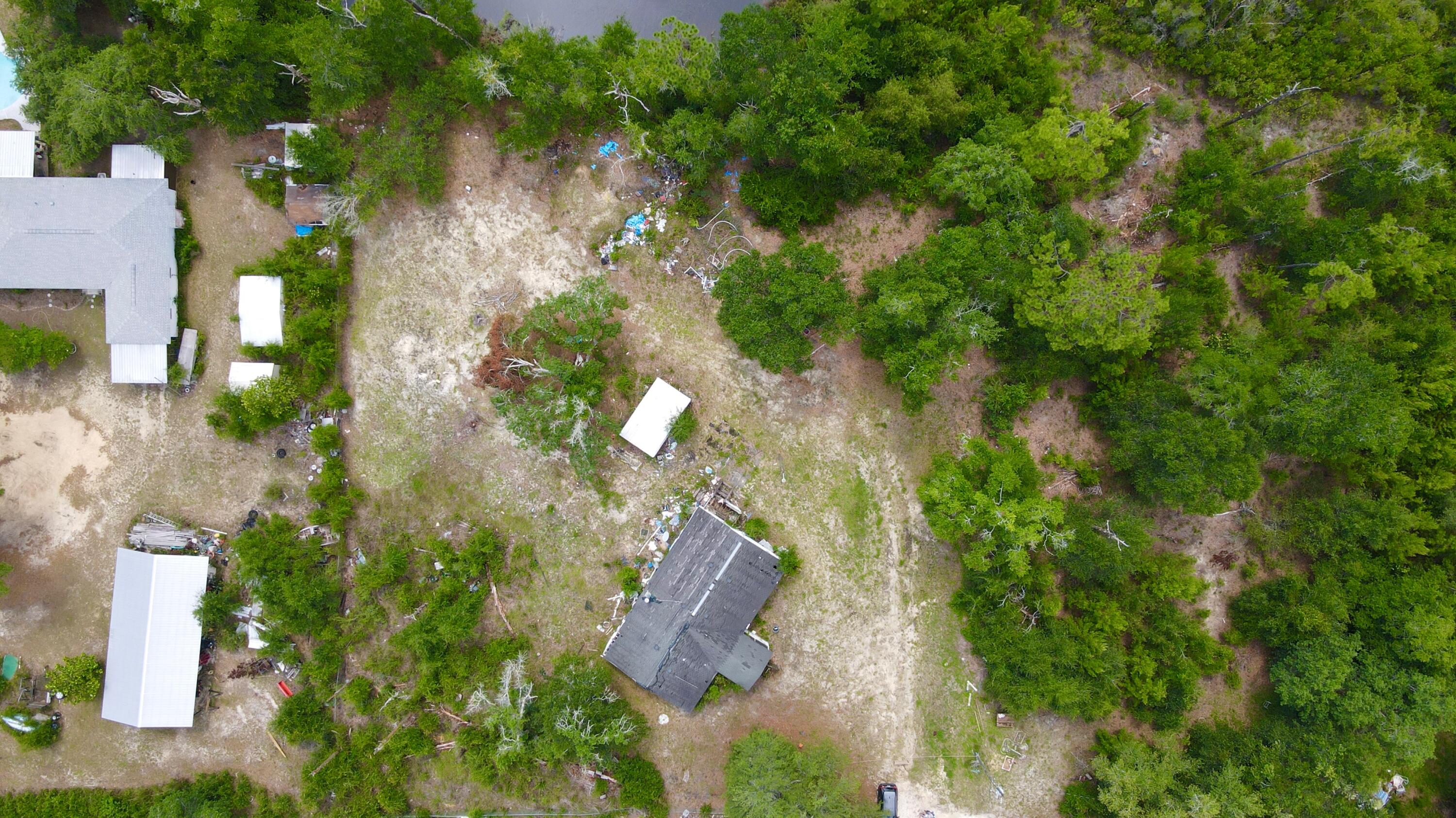 NO RECORDED SUBDIVISION - Land