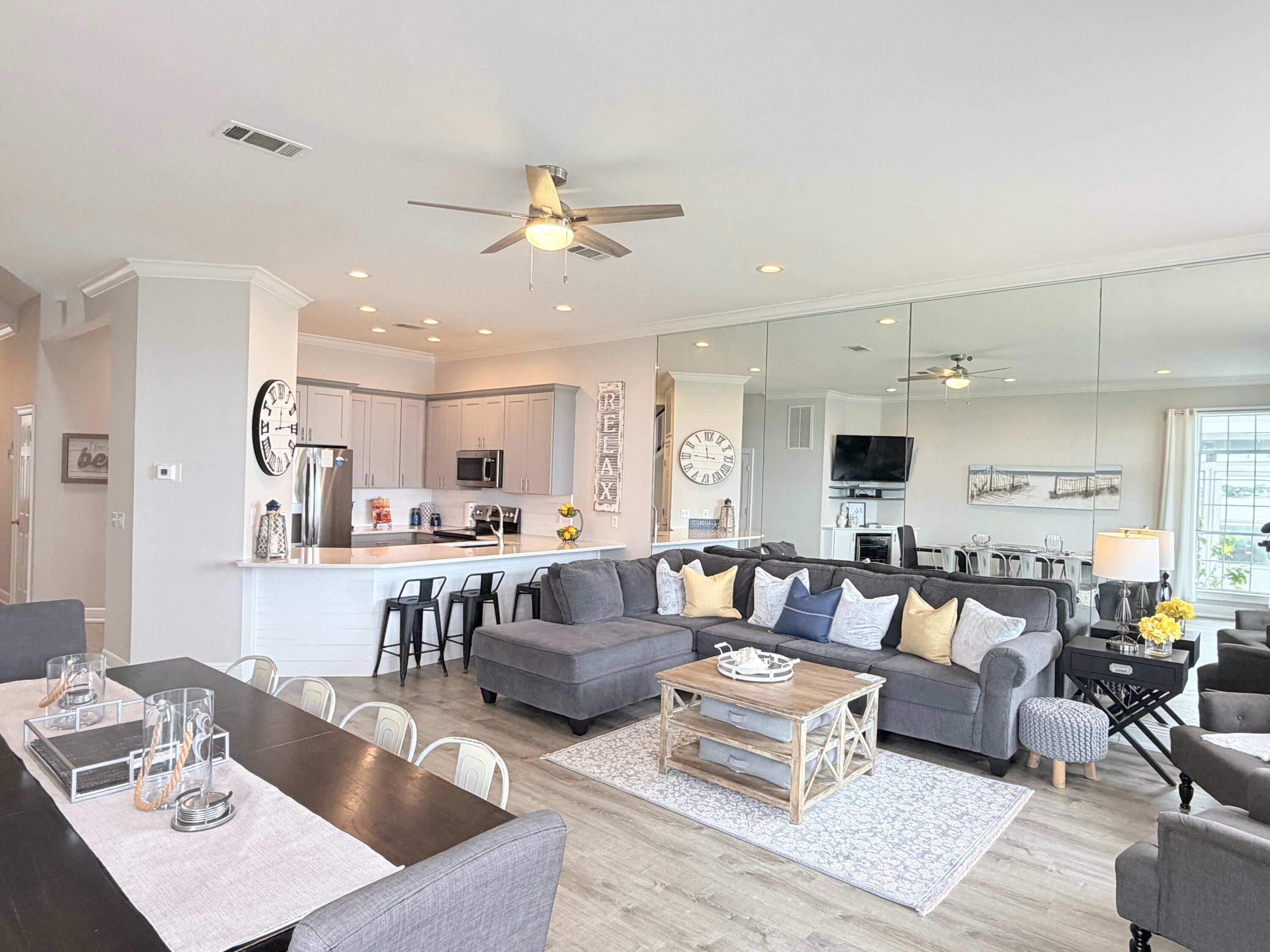 VANTAGE POINTE - Residential
