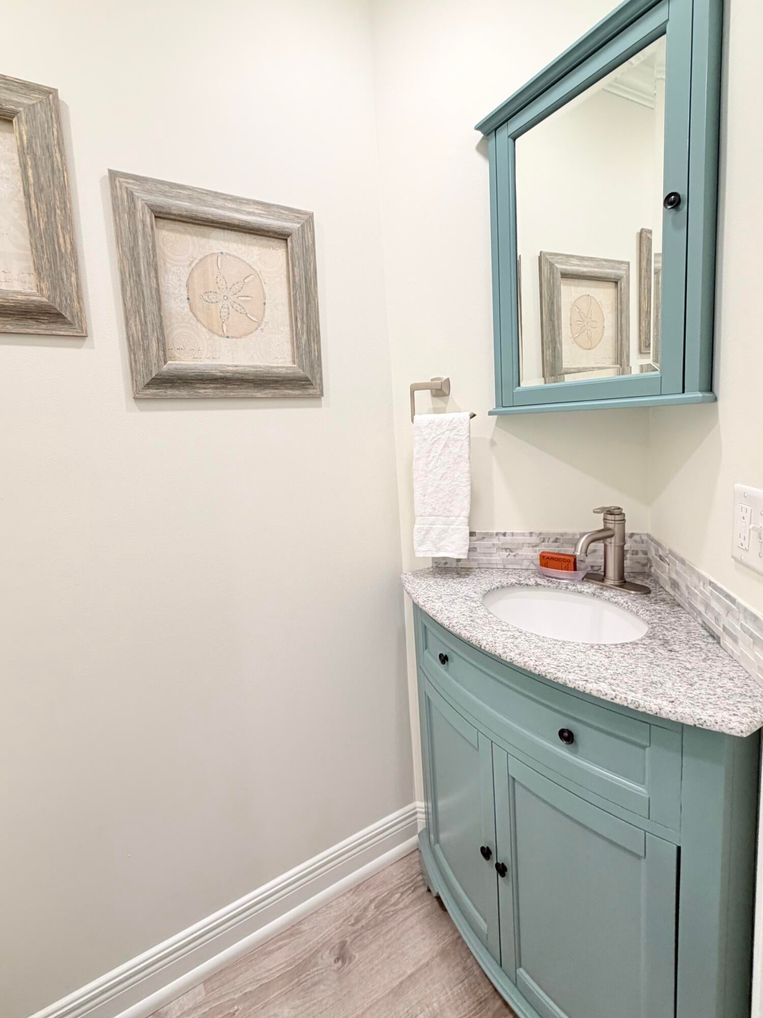 VANTAGE POINTE - Residential