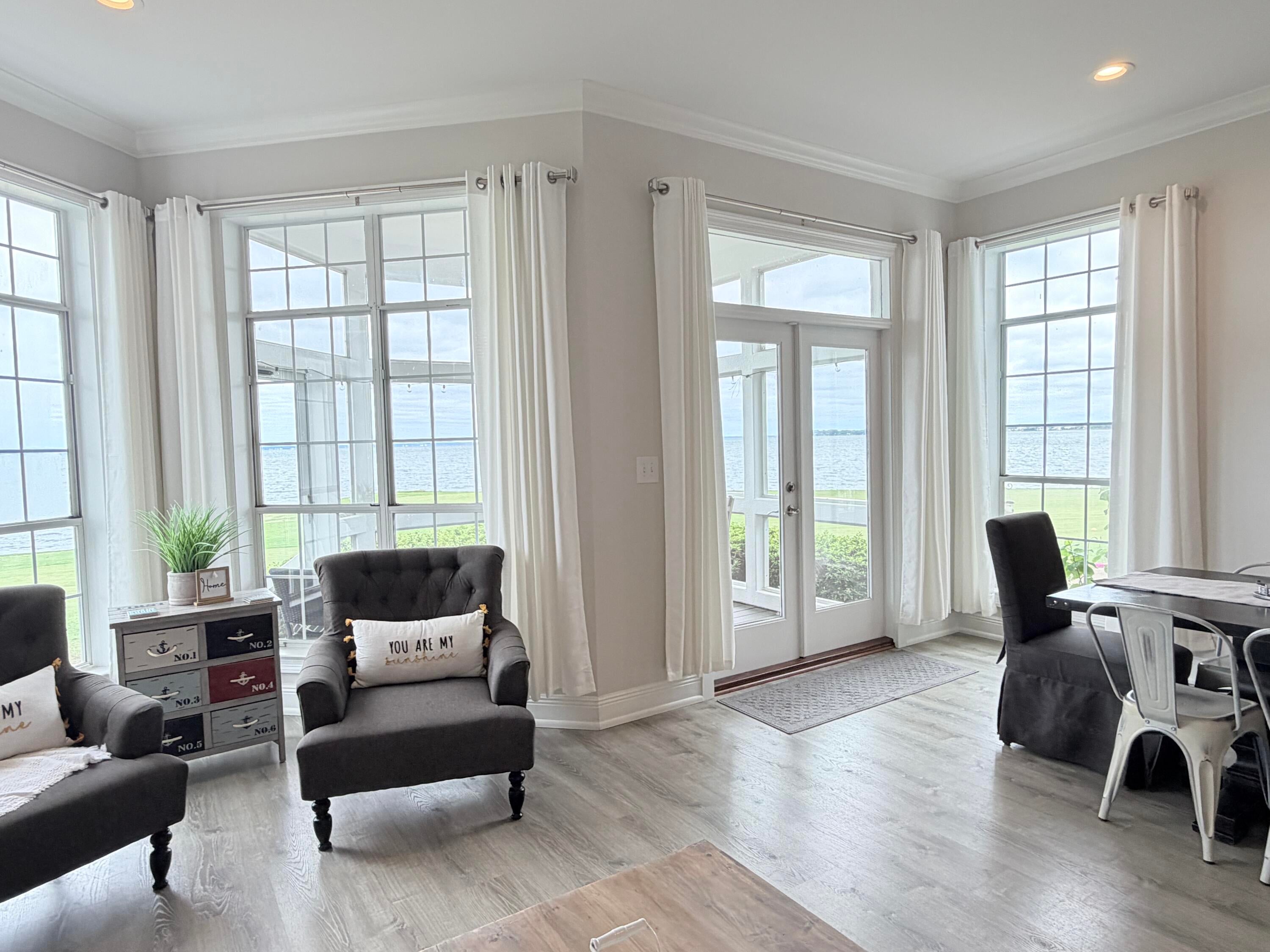 VANTAGE POINTE - Residential
