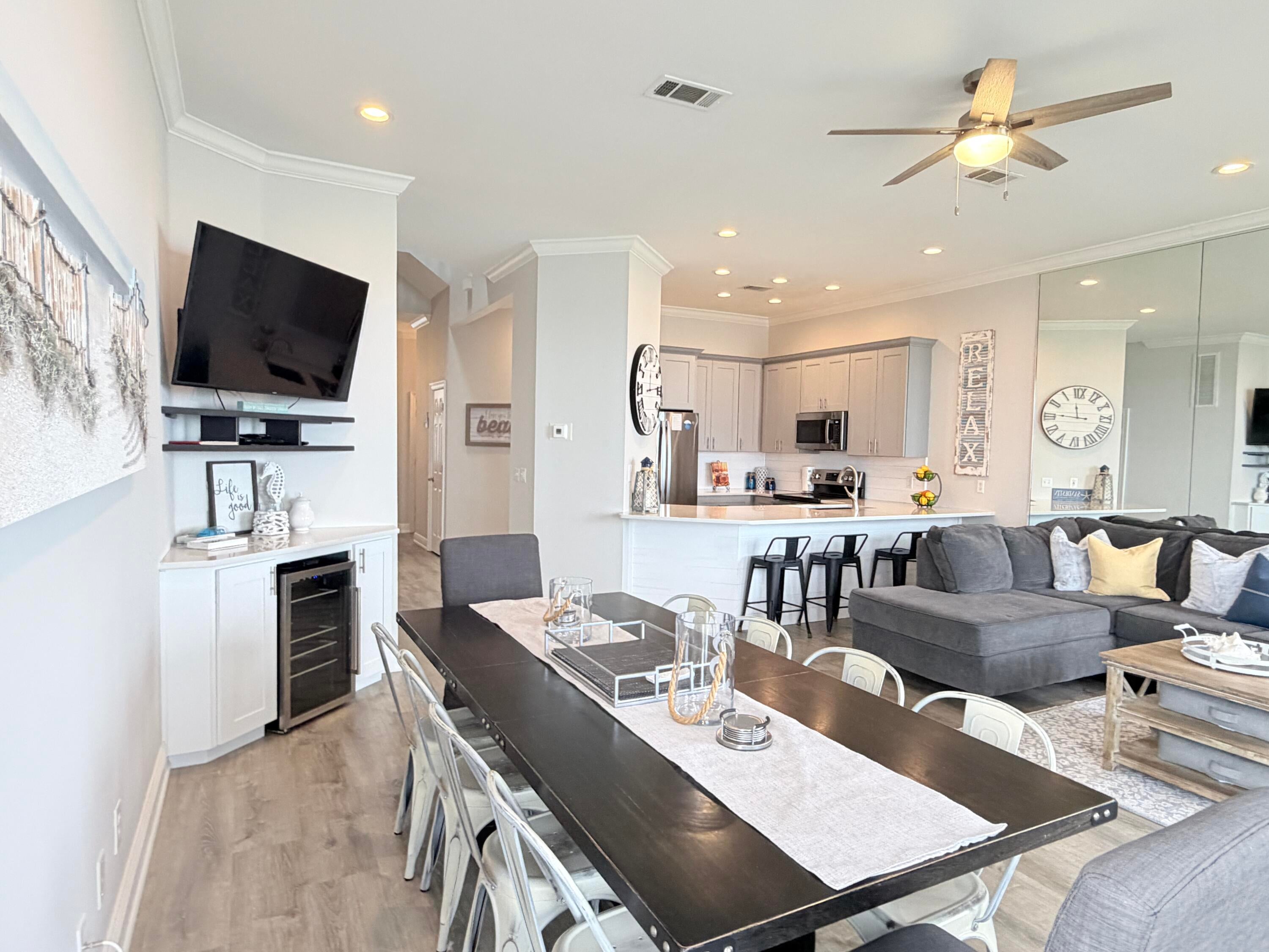 VANTAGE POINTE - Residential