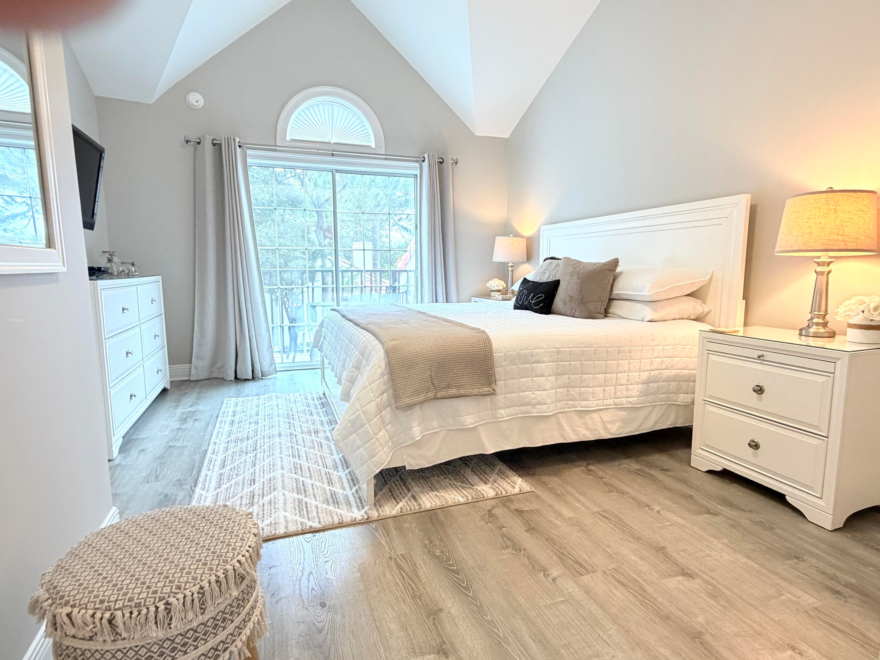 VANTAGE POINTE - Residential
