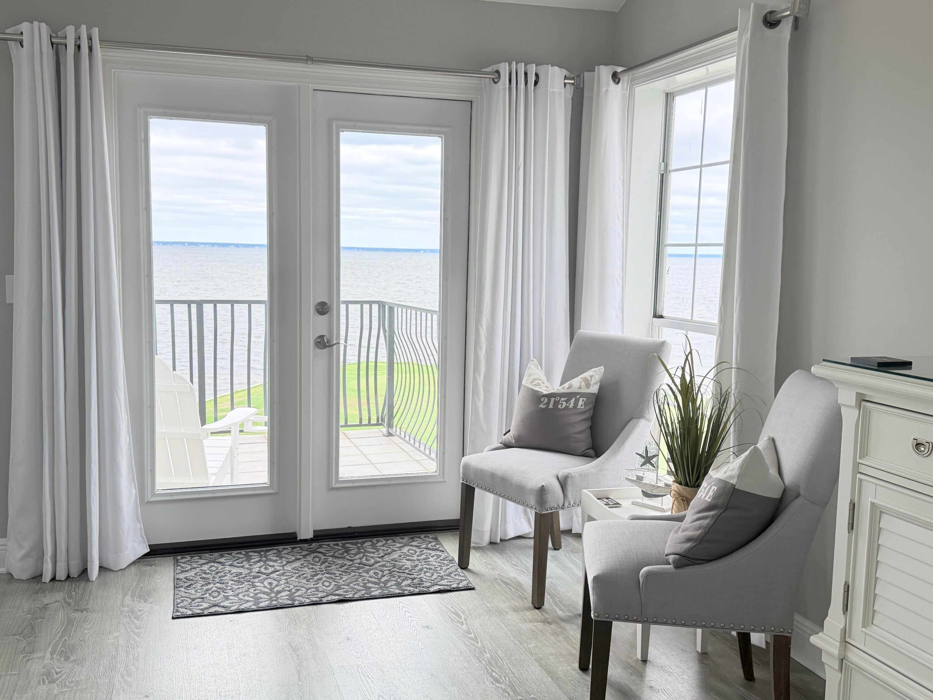 VANTAGE POINTE - Residential