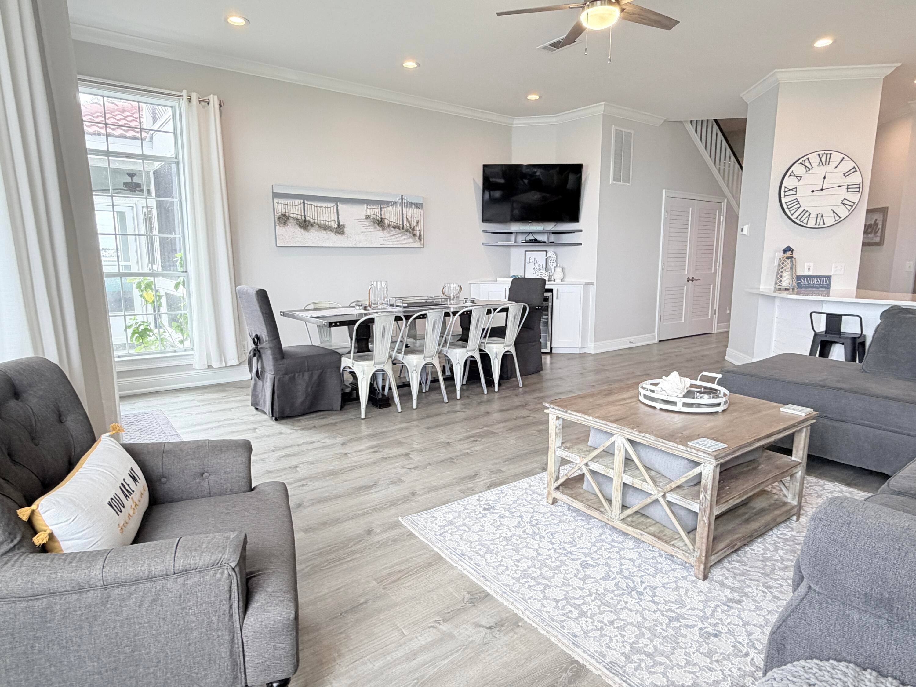 VANTAGE POINTE - Residential
