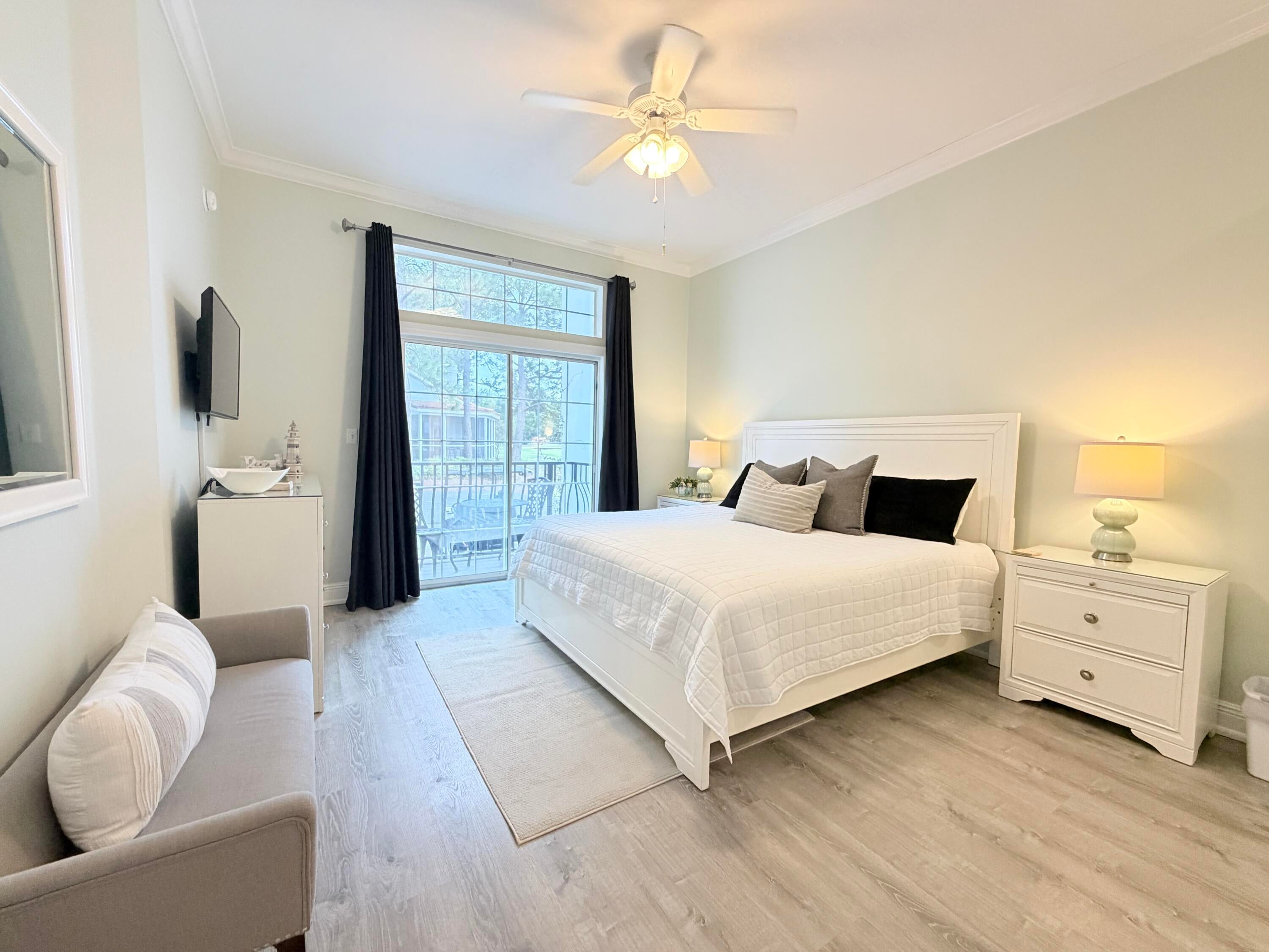 VANTAGE POINTE - Residential