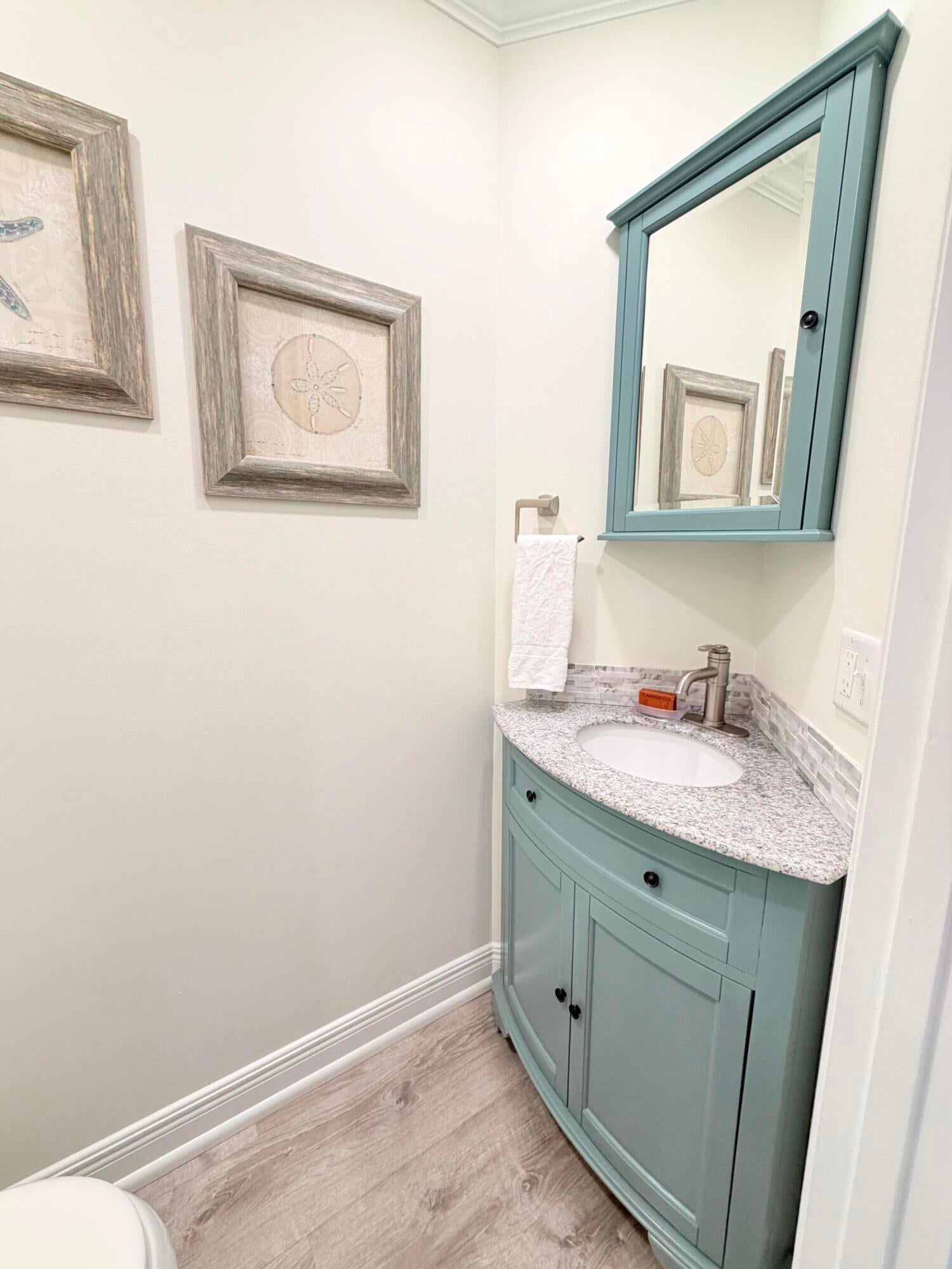 VANTAGE POINTE - Residential
