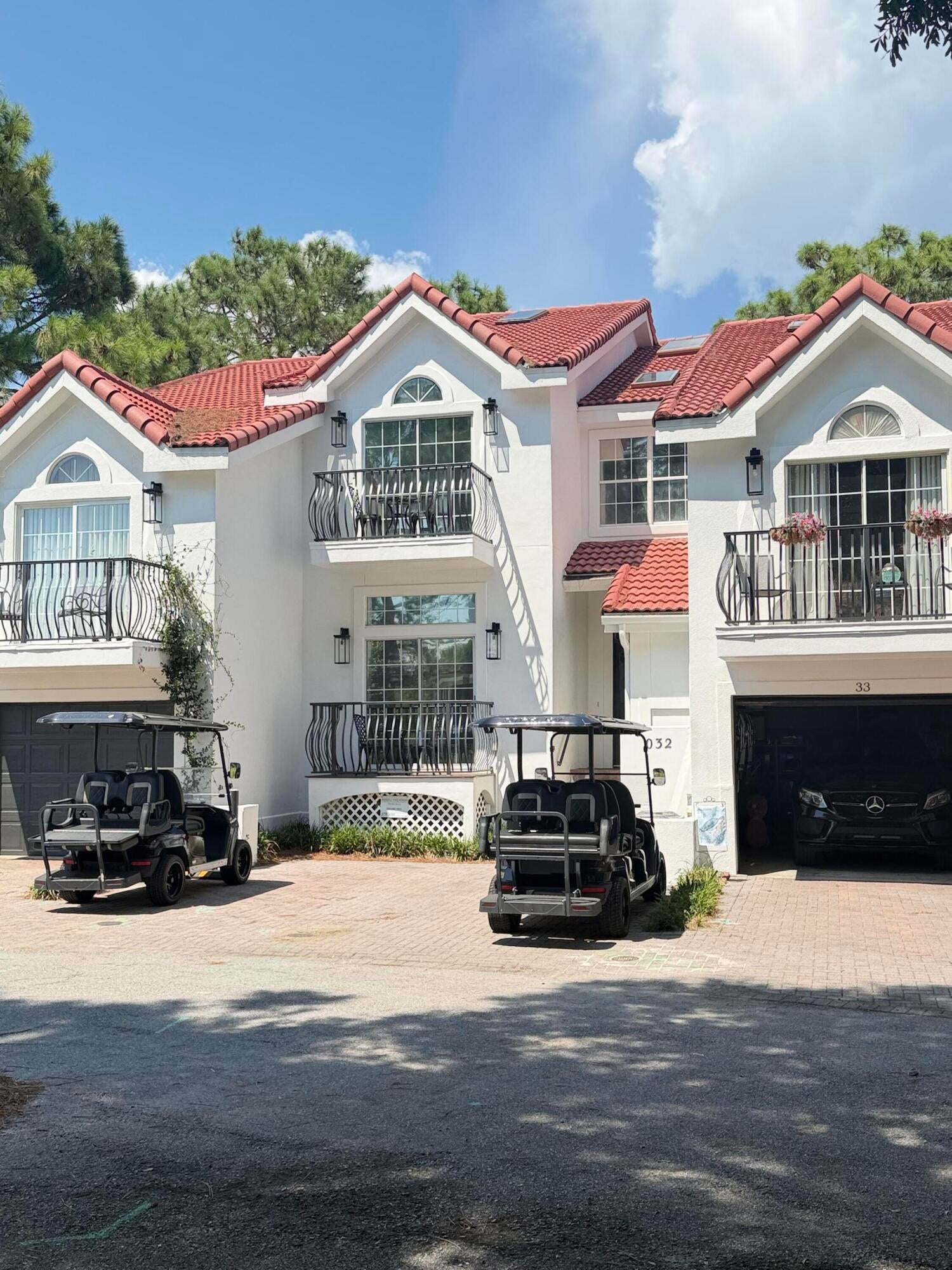 VANTAGE POINTE - Residential