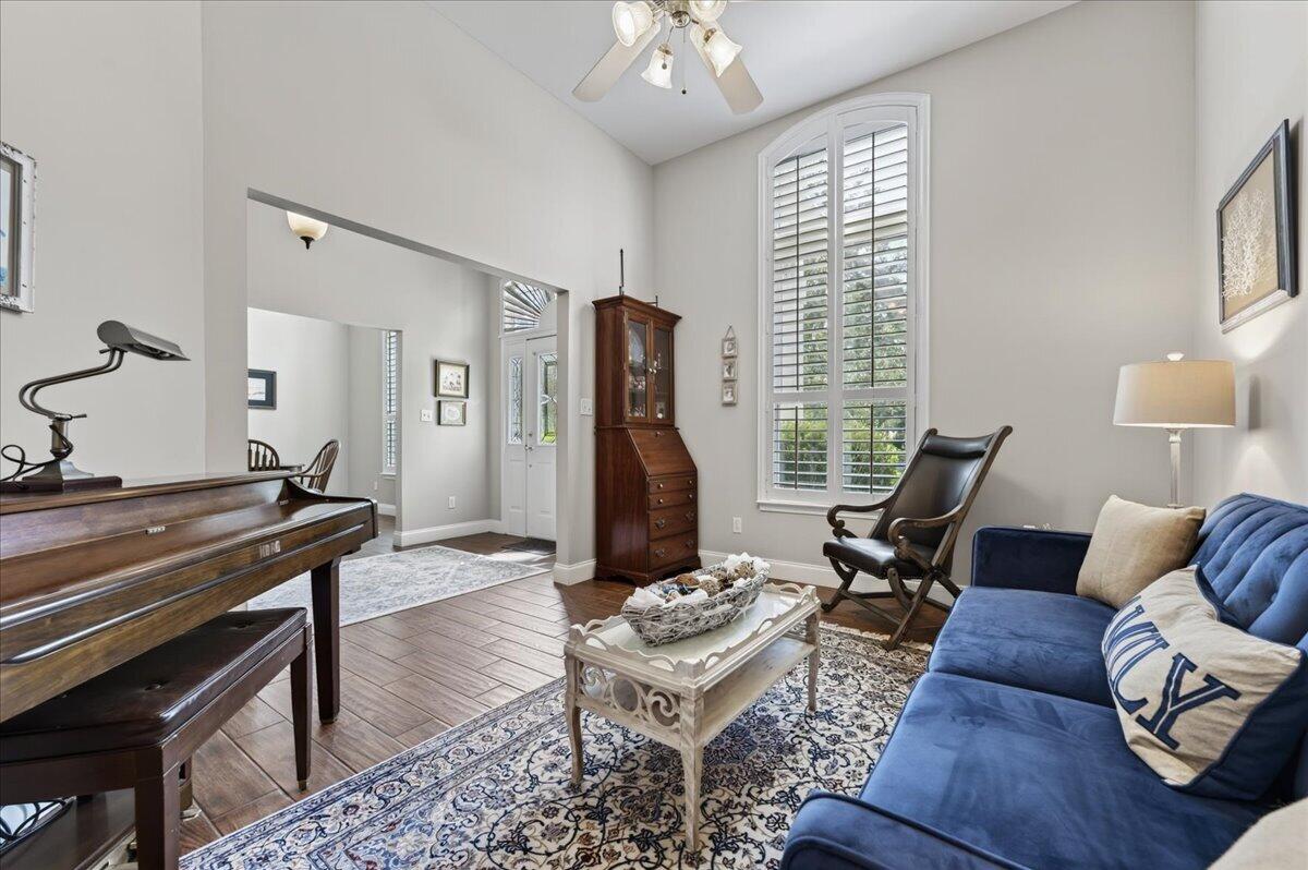 DANA POINTE - Residential