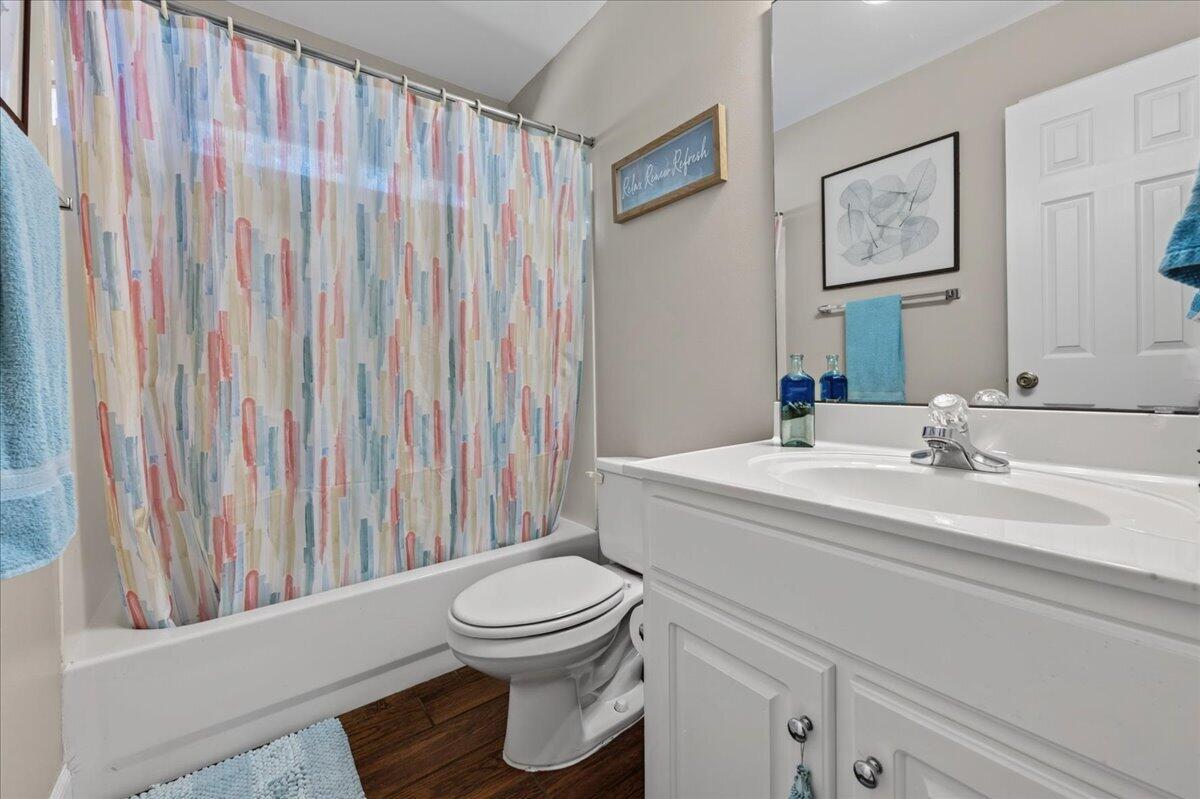 DANA POINTE - Residential