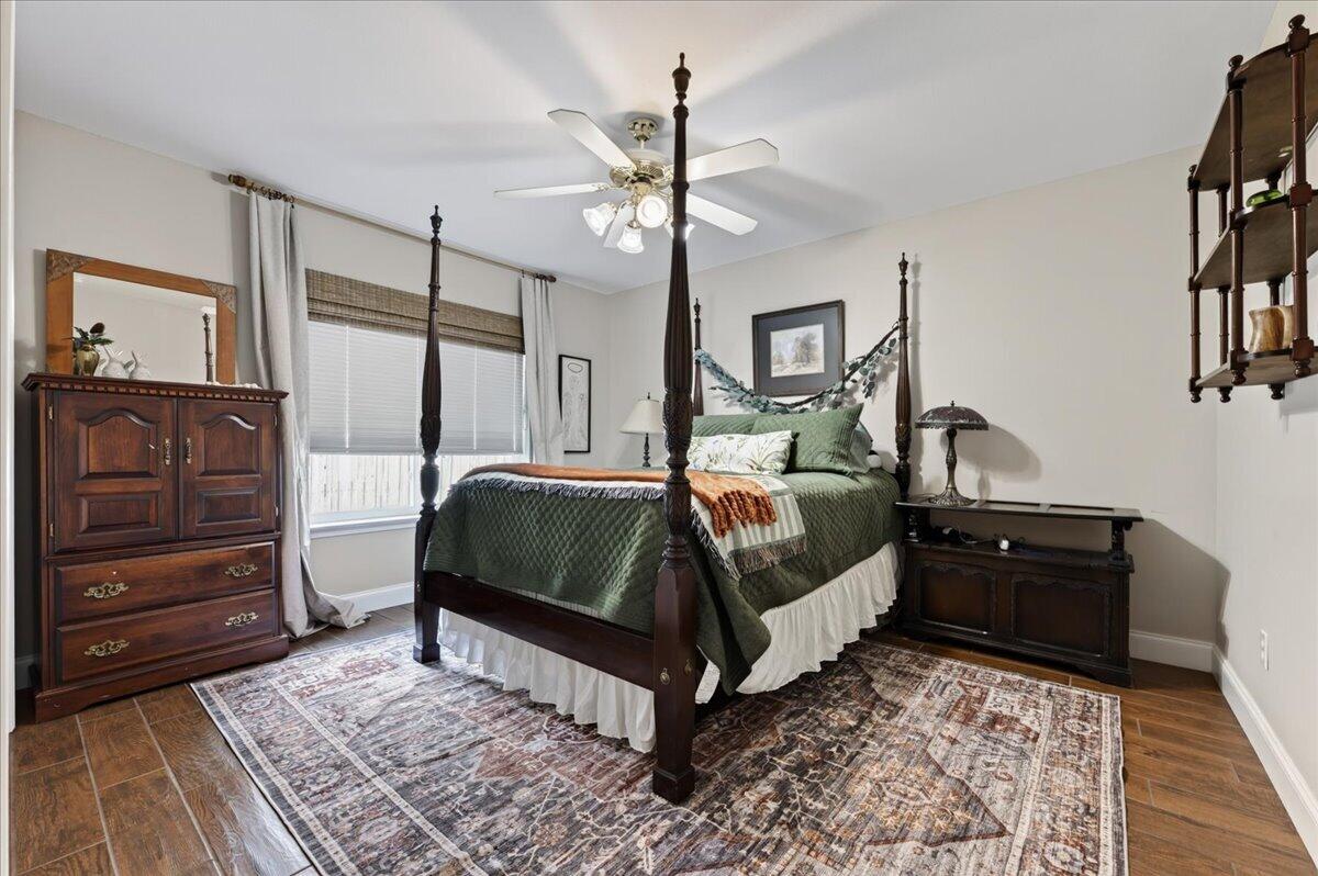 DANA POINTE - Residential