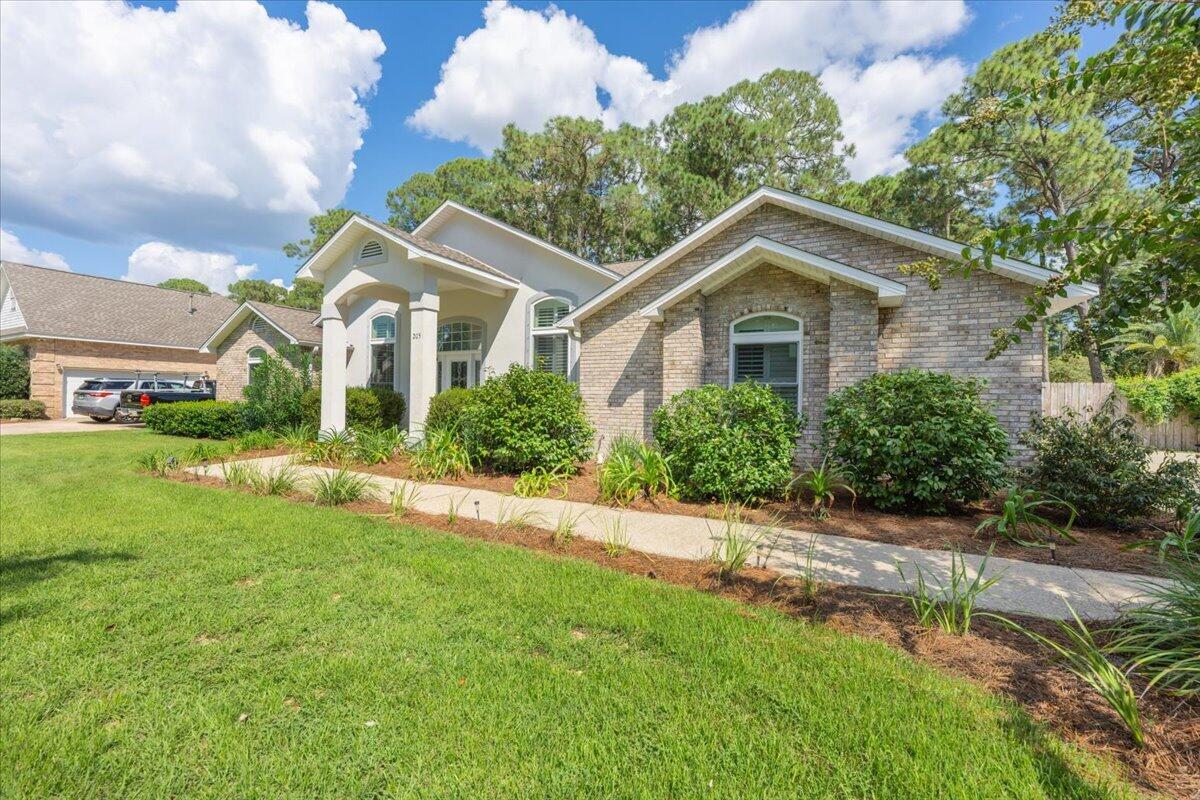 DANA POINTE - Residential