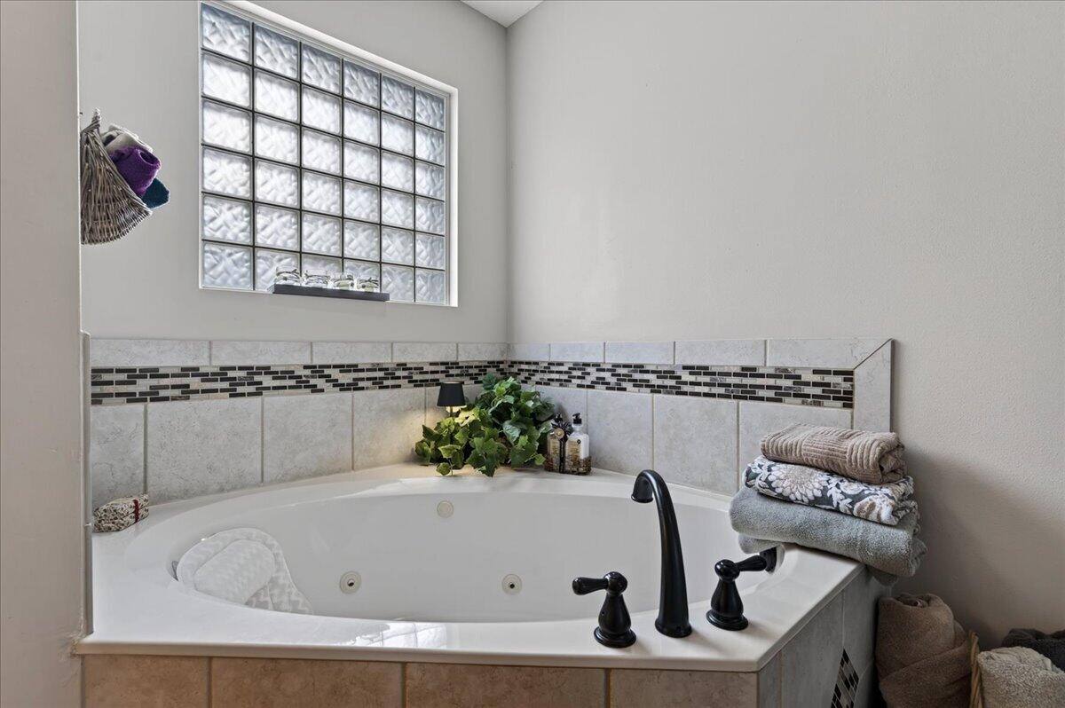 DANA POINTE - Residential