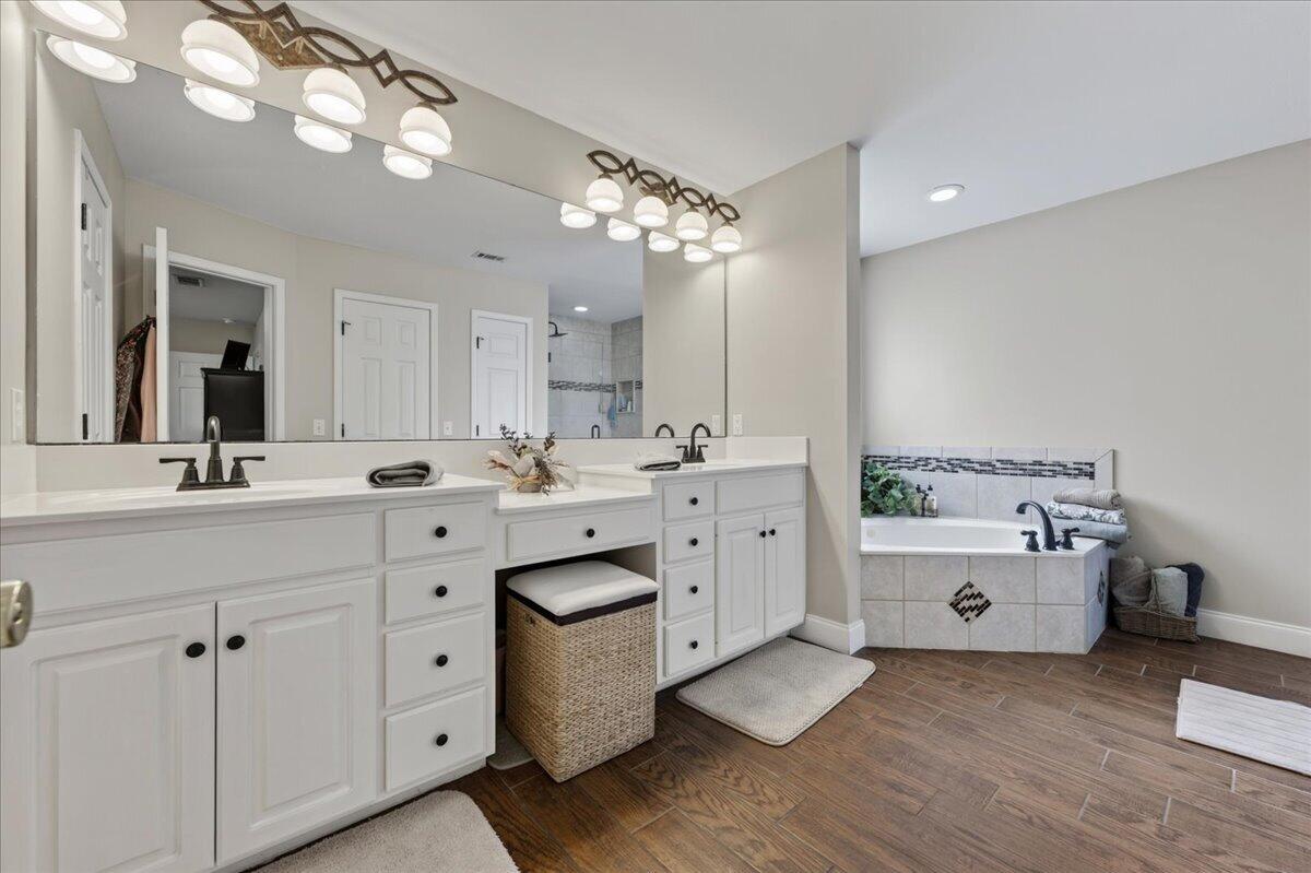 DANA POINTE - Residential