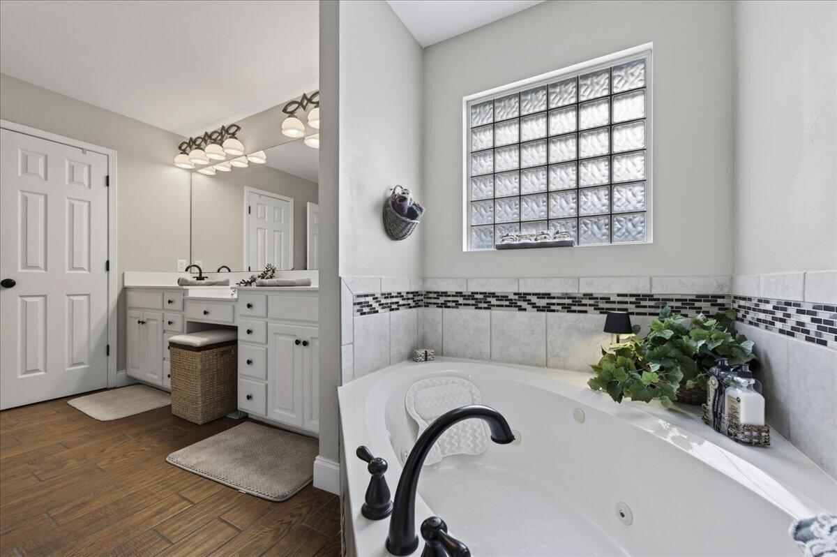 DANA POINTE - Residential